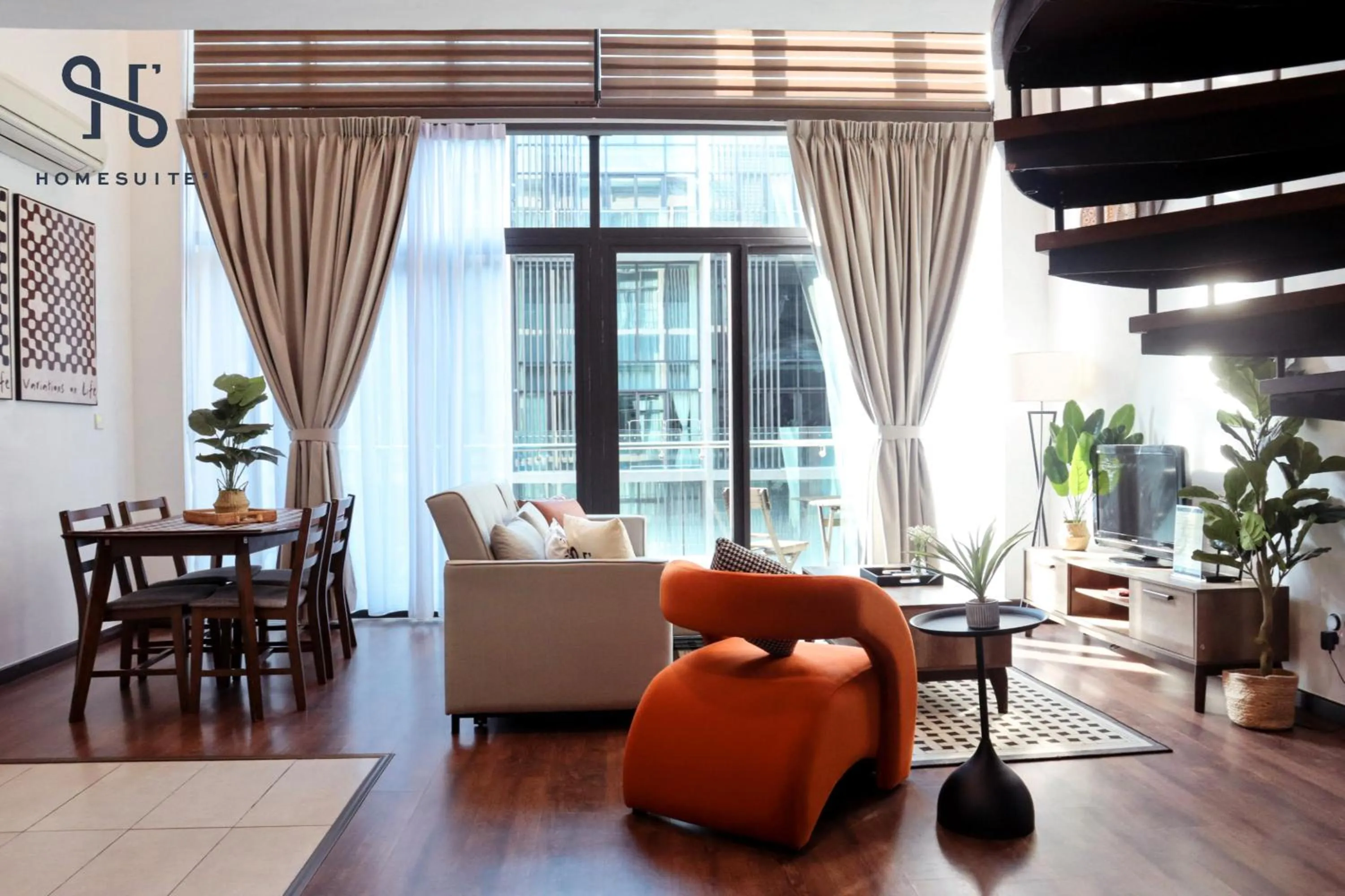 Seating area in Homesuite' Home at Riverson Soho