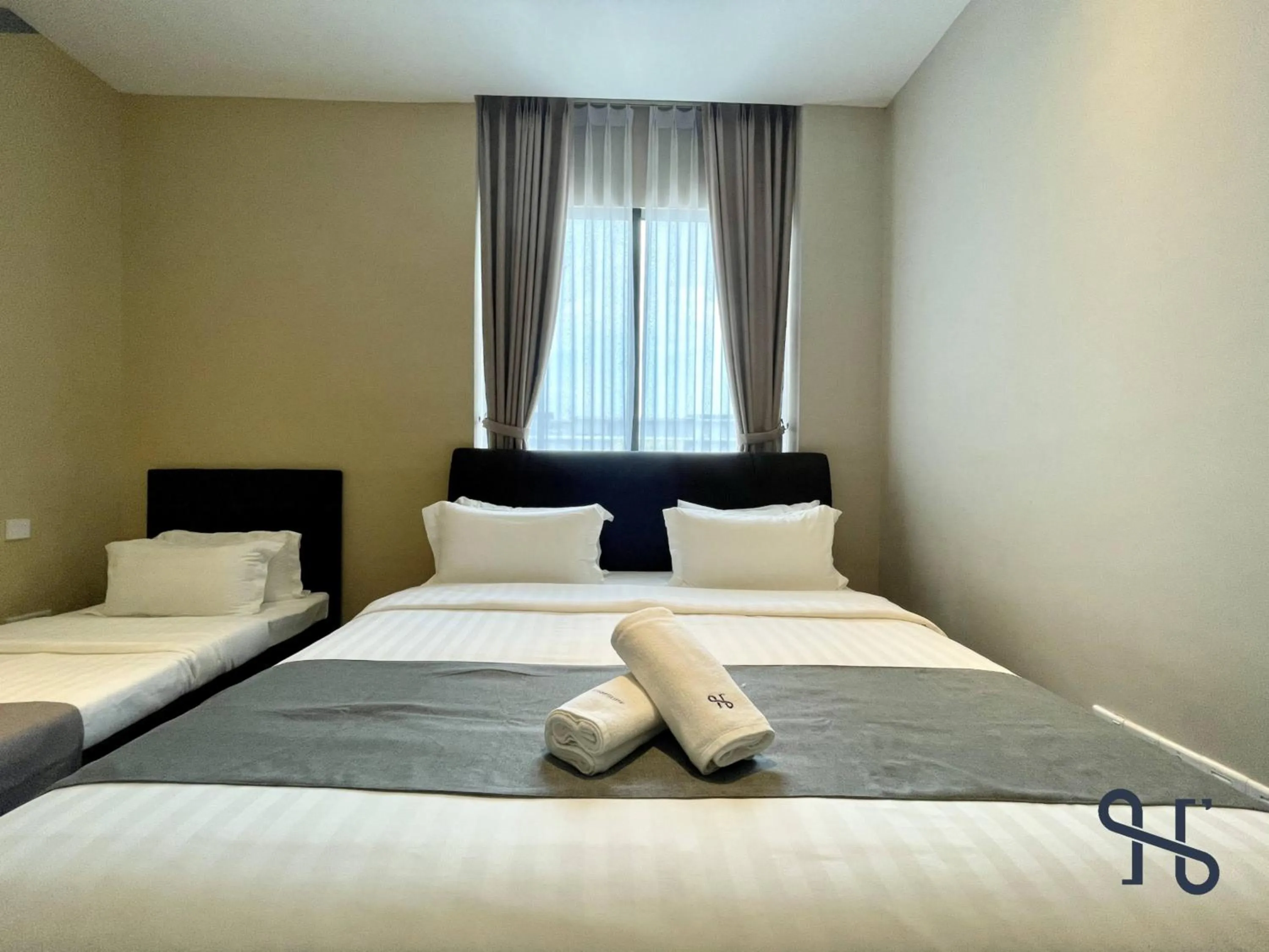 Bedroom, Bed in Homesuite' Home at Riverson Soho