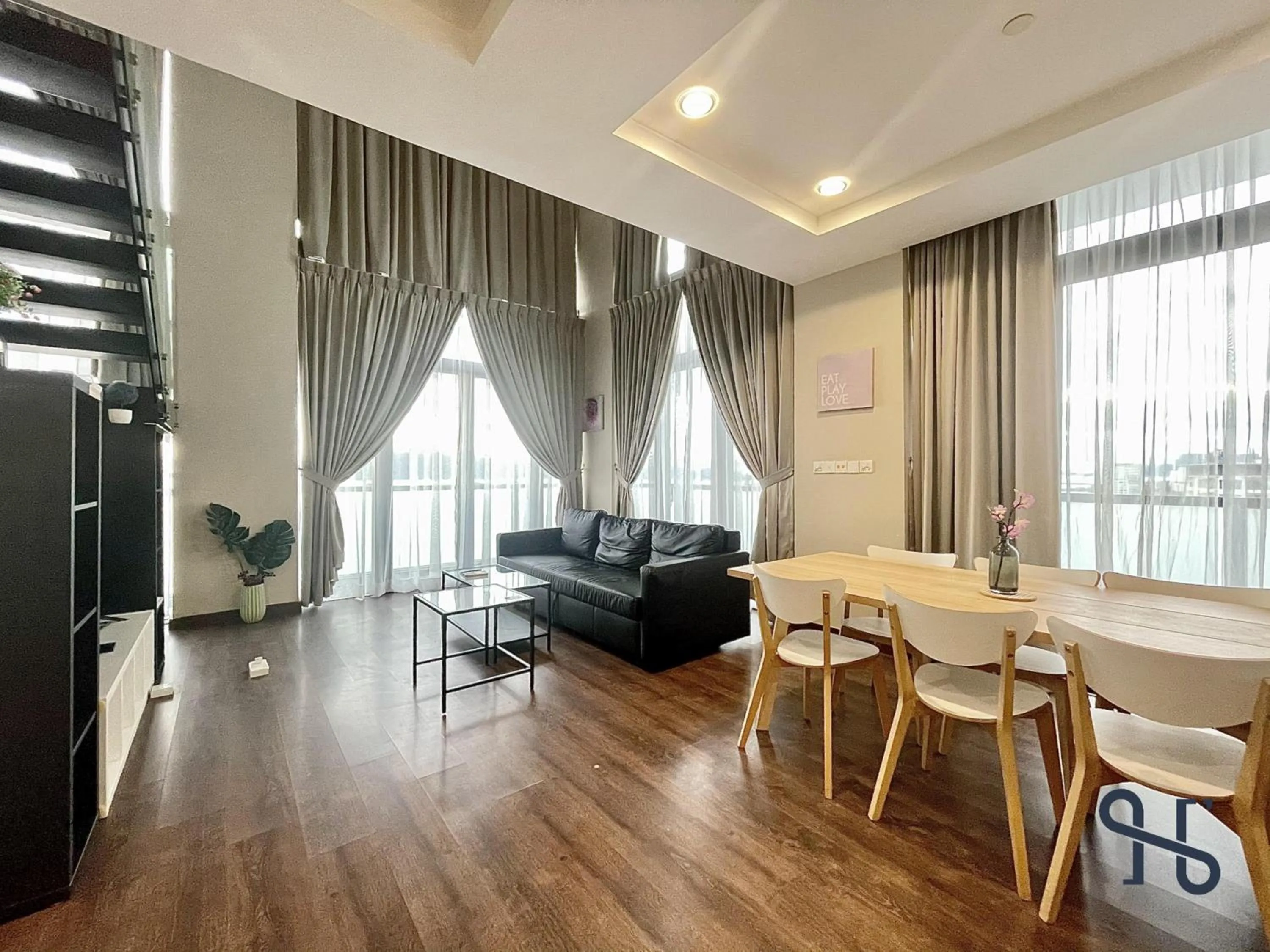 Living room in Homesuite' Home at Riverson Soho