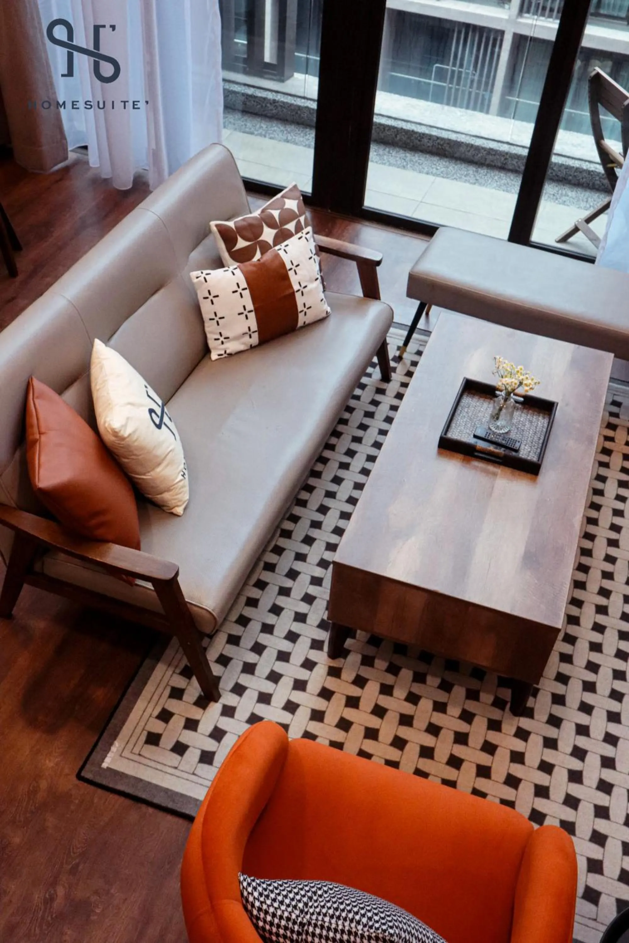 Living room in Homesuite' Home at Riverson Soho