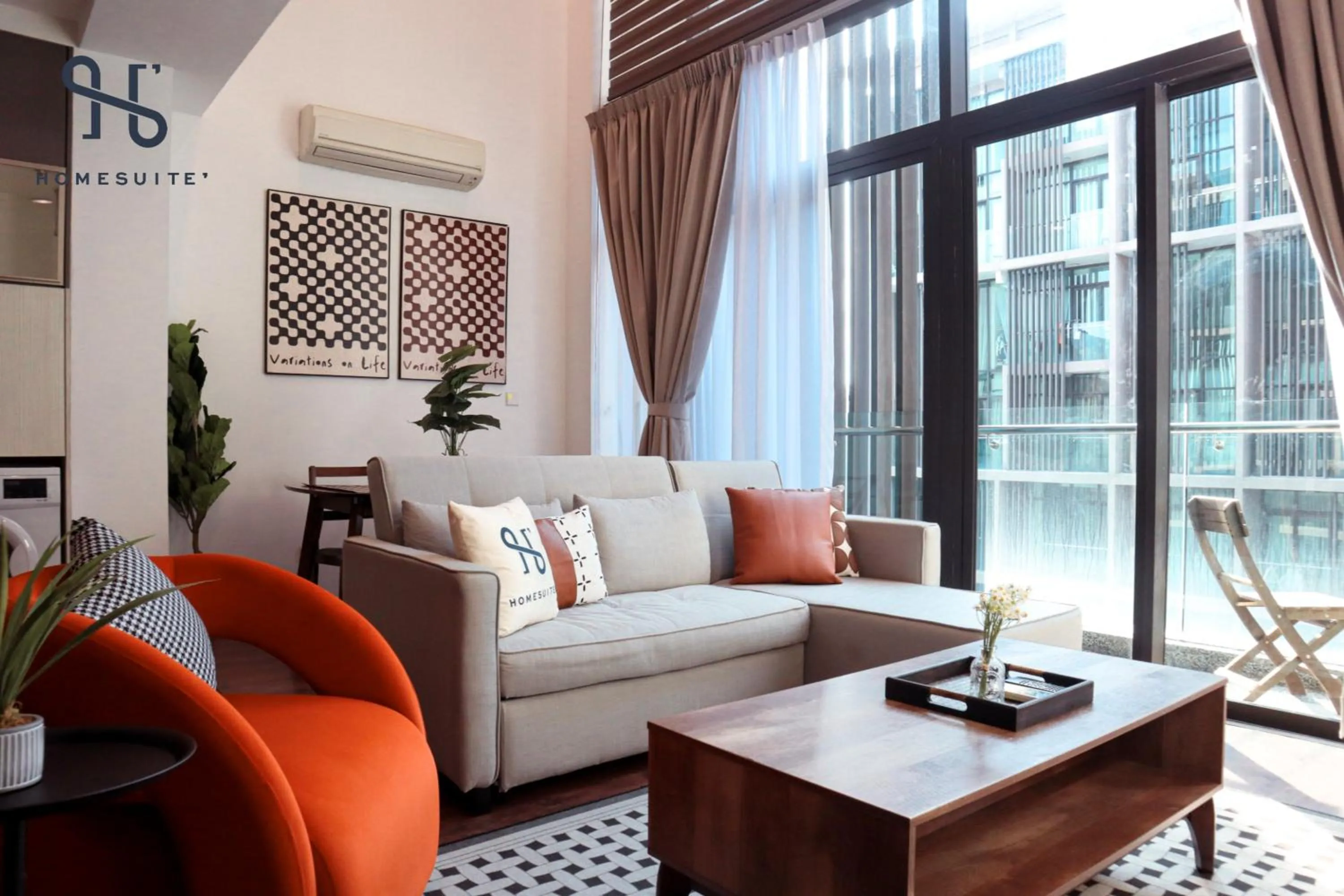 Seating area in Homesuite' Home at Riverson Soho