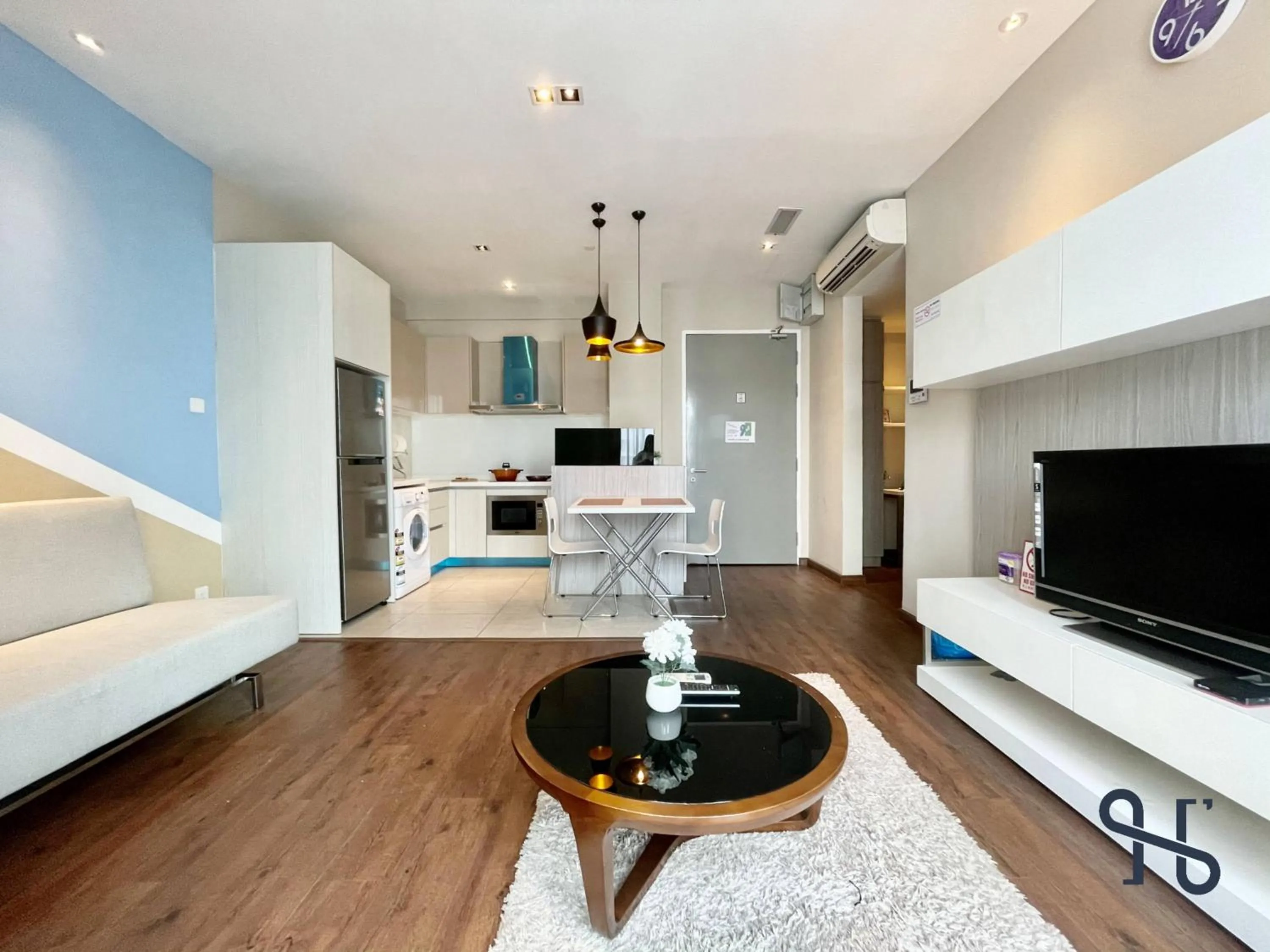 Living room in Homesuite' Home at Riverson Soho