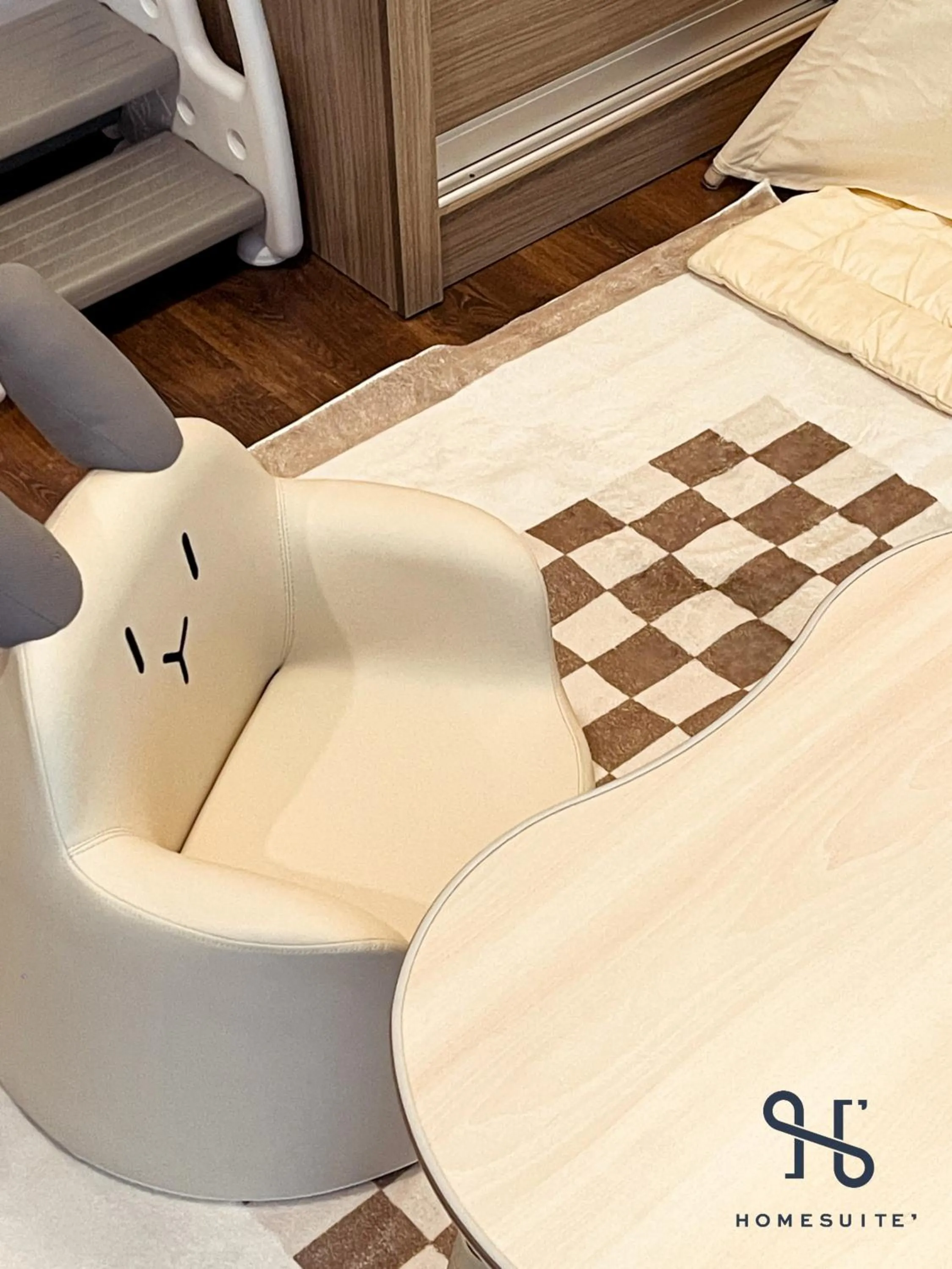 Photo of the whole room, Bed in Homesuite' Home at Riverson Soho