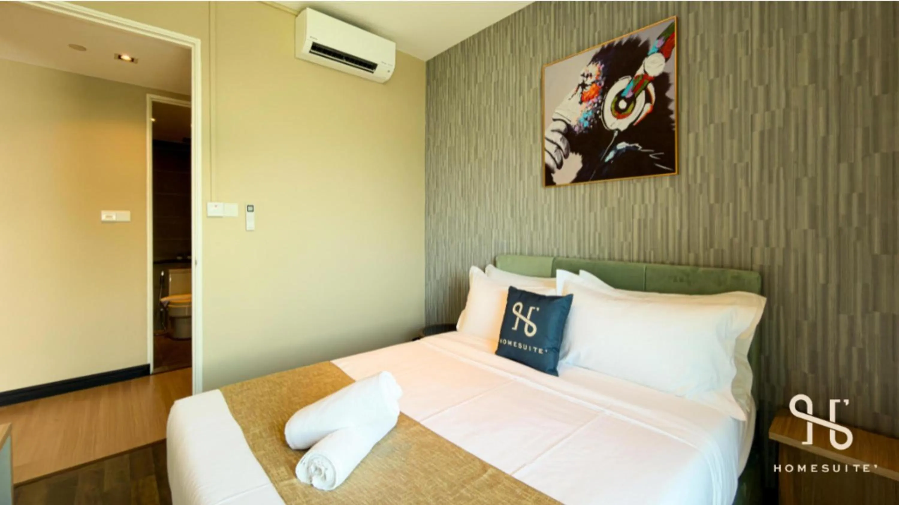 Bed in Homesuite' Home at Riverson Soho