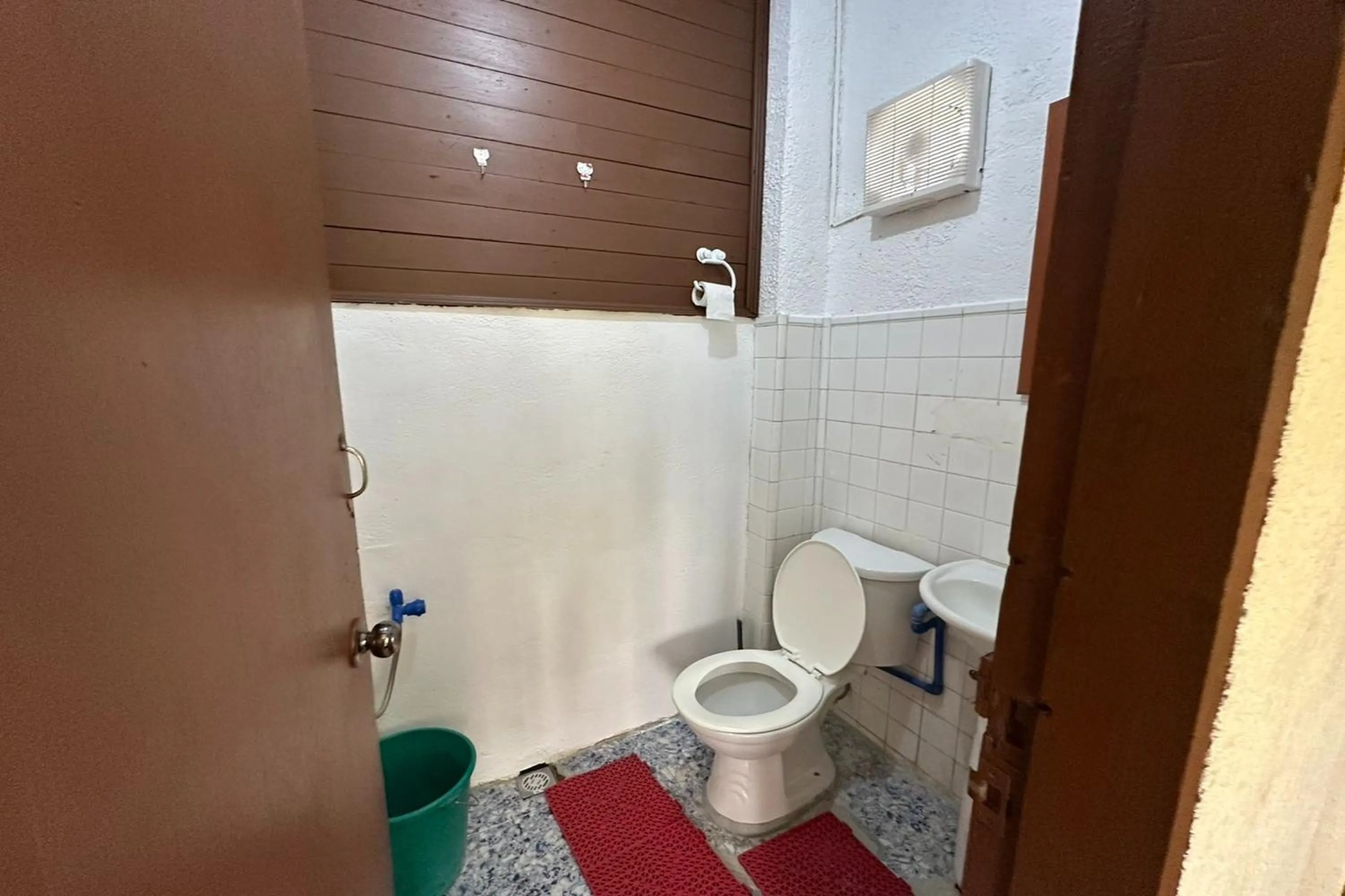 Toilet in Hardin De Corales