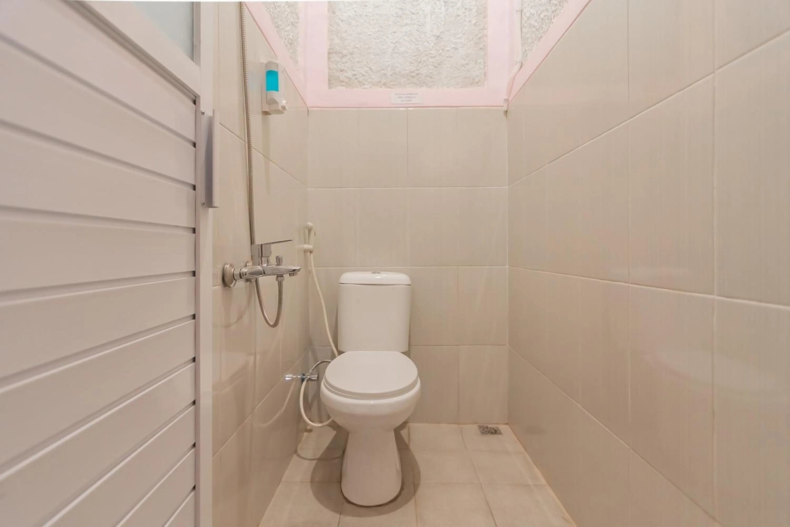 Bathroom in RedDoorz @ Cipanas Garut