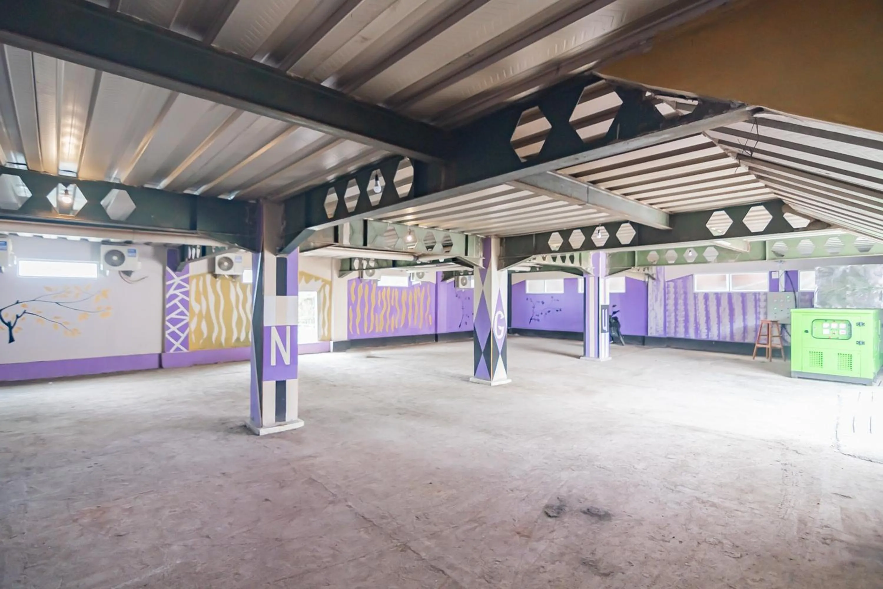 Parking in RedDoorz @ Cipanas Garut