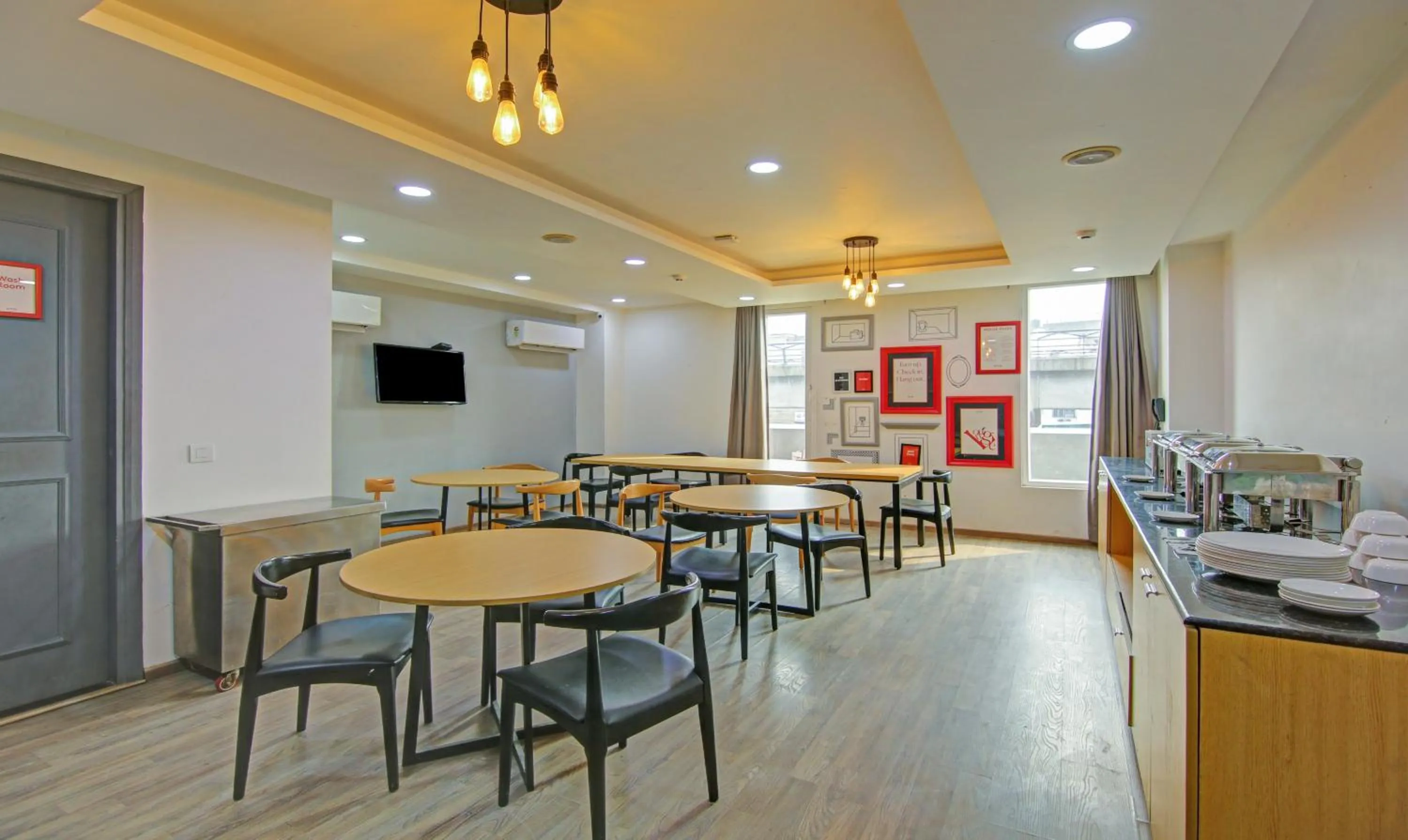 Restaurant/places to eat in Town Pallace Inn - Hotel in New Delhi