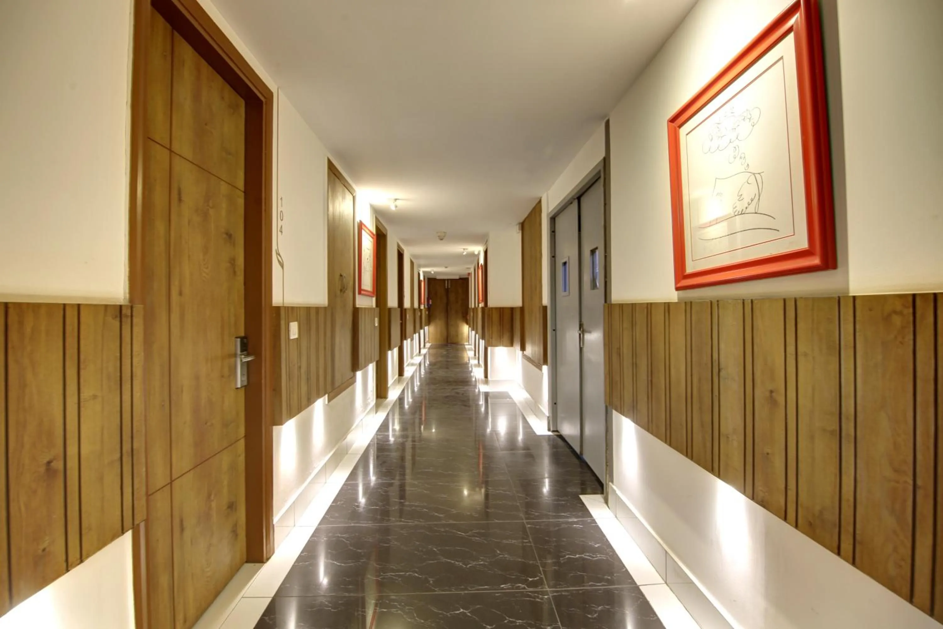 Lobby or reception in Town Pallace Inn - Hotel in New Delhi