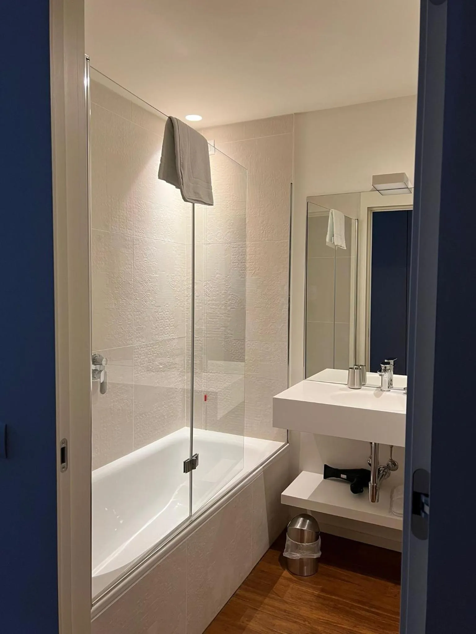 Shower in Ariosto Social Club