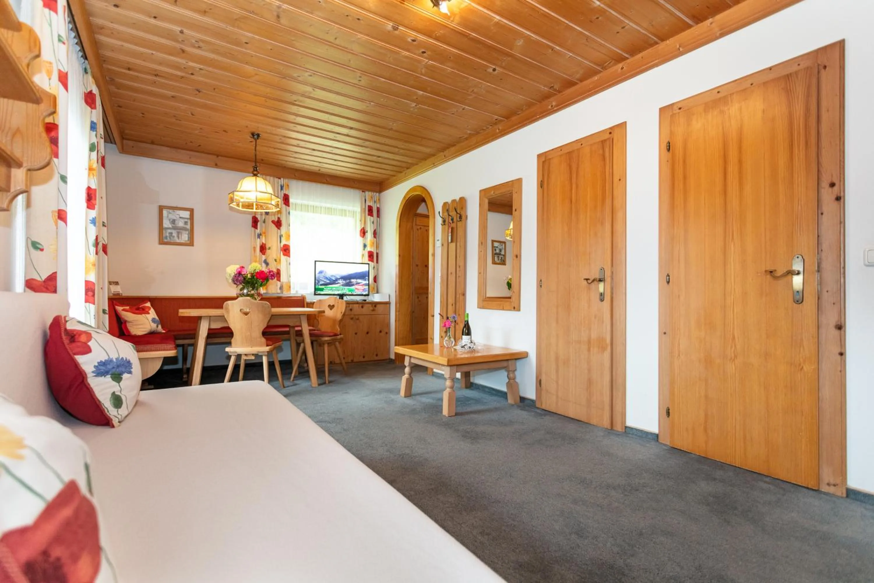 Photo of the whole room, Bed in Landhaus Rohregger