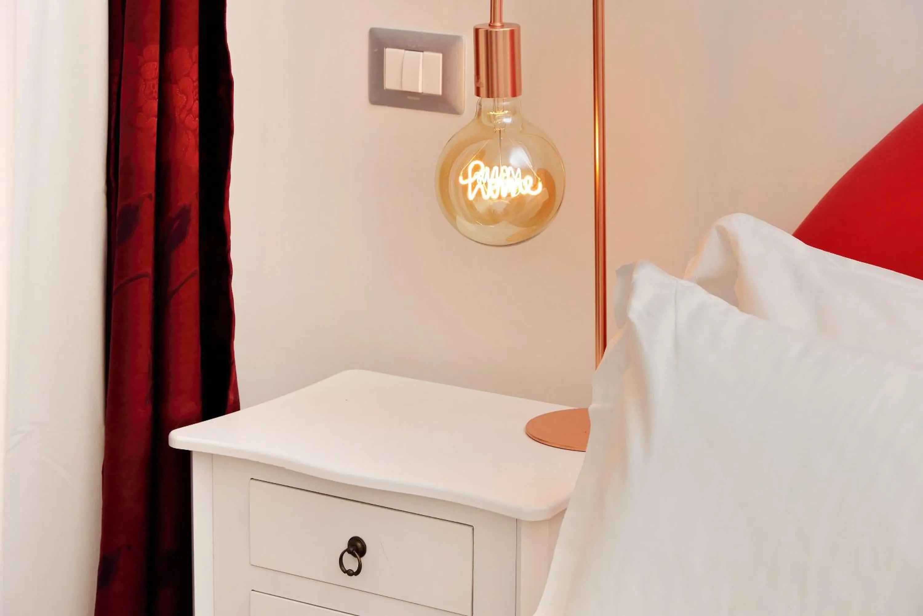 Bed in Dream City Rome