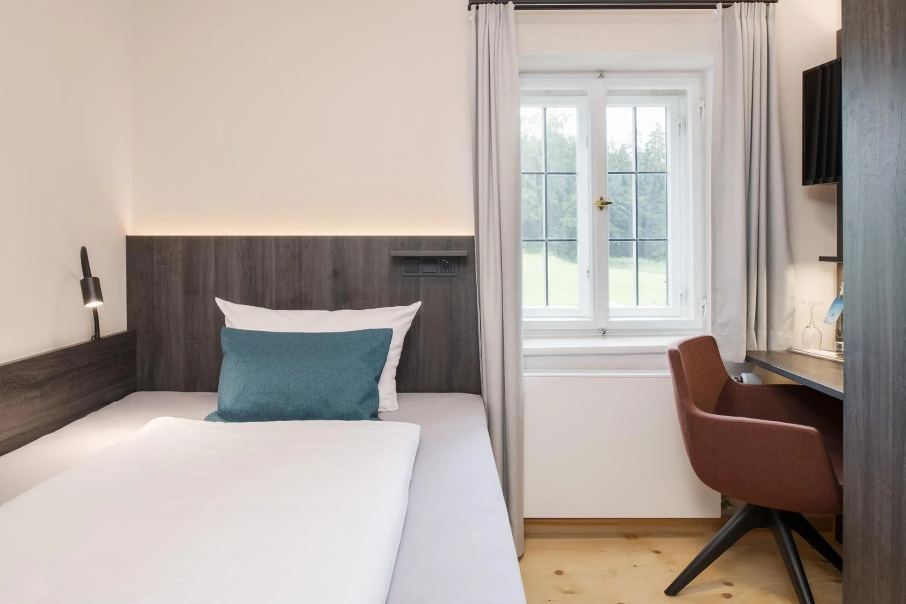 Bed in Hotel Aiterbach am Chiemsee