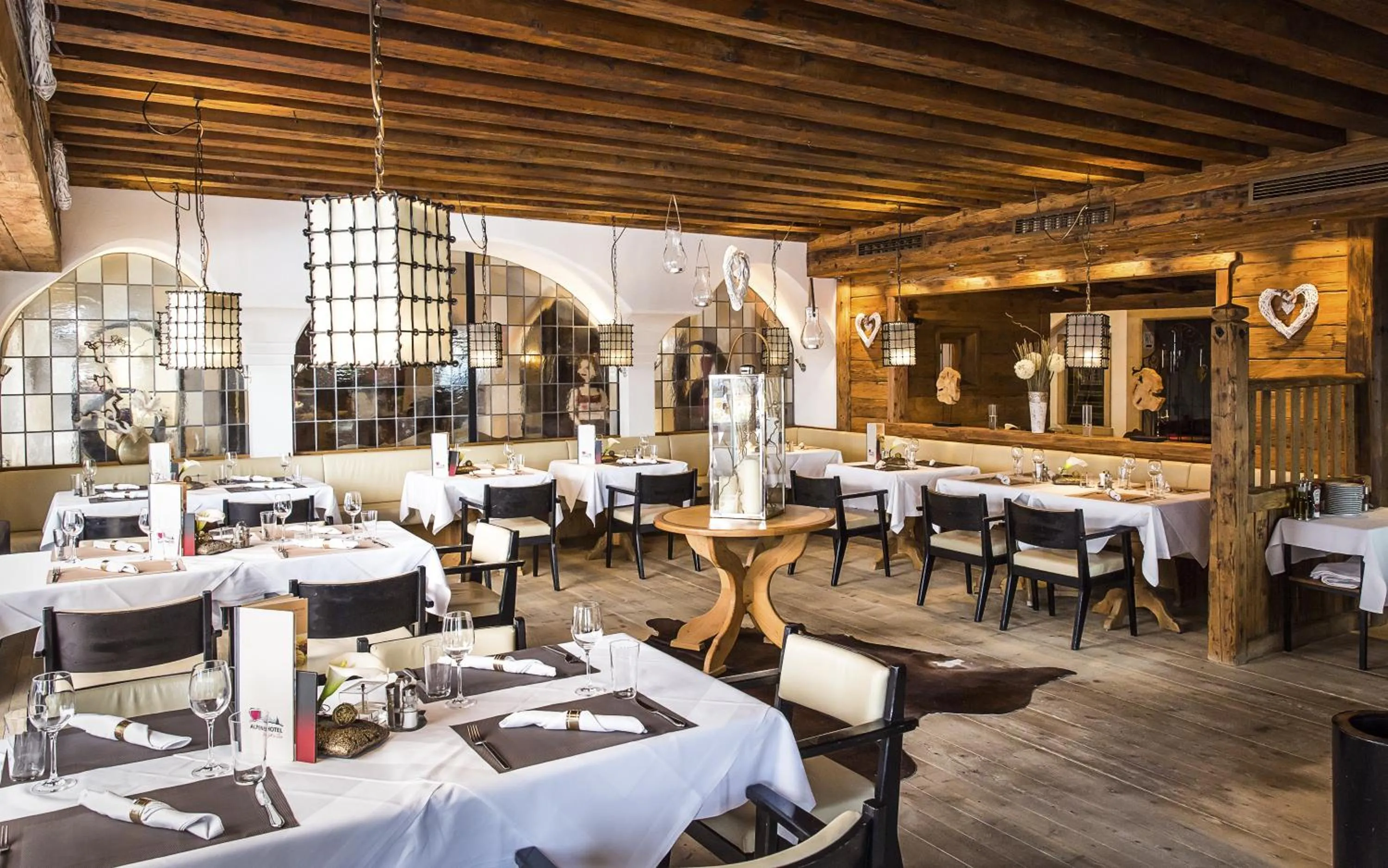 Restaurant/places to eat in Alpenlove - Adult SPA Hotel