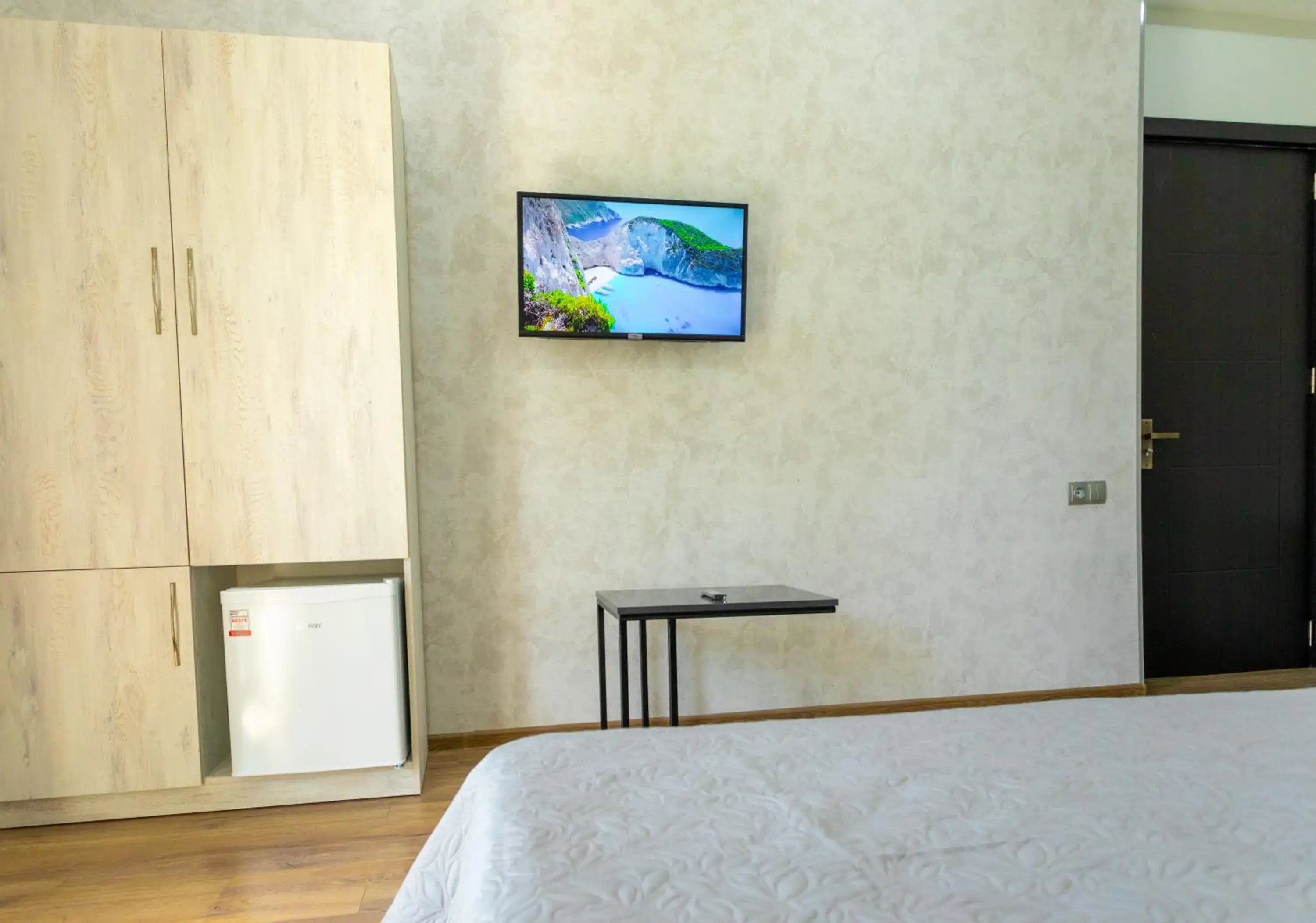 Double Room with Balcony (2 Adults + 1 Child) - single occupancy in Hotel Rustaveli Double Room with Balcony (2 Adults + 1 Child) - single occupancy in Hotel Rustaveli