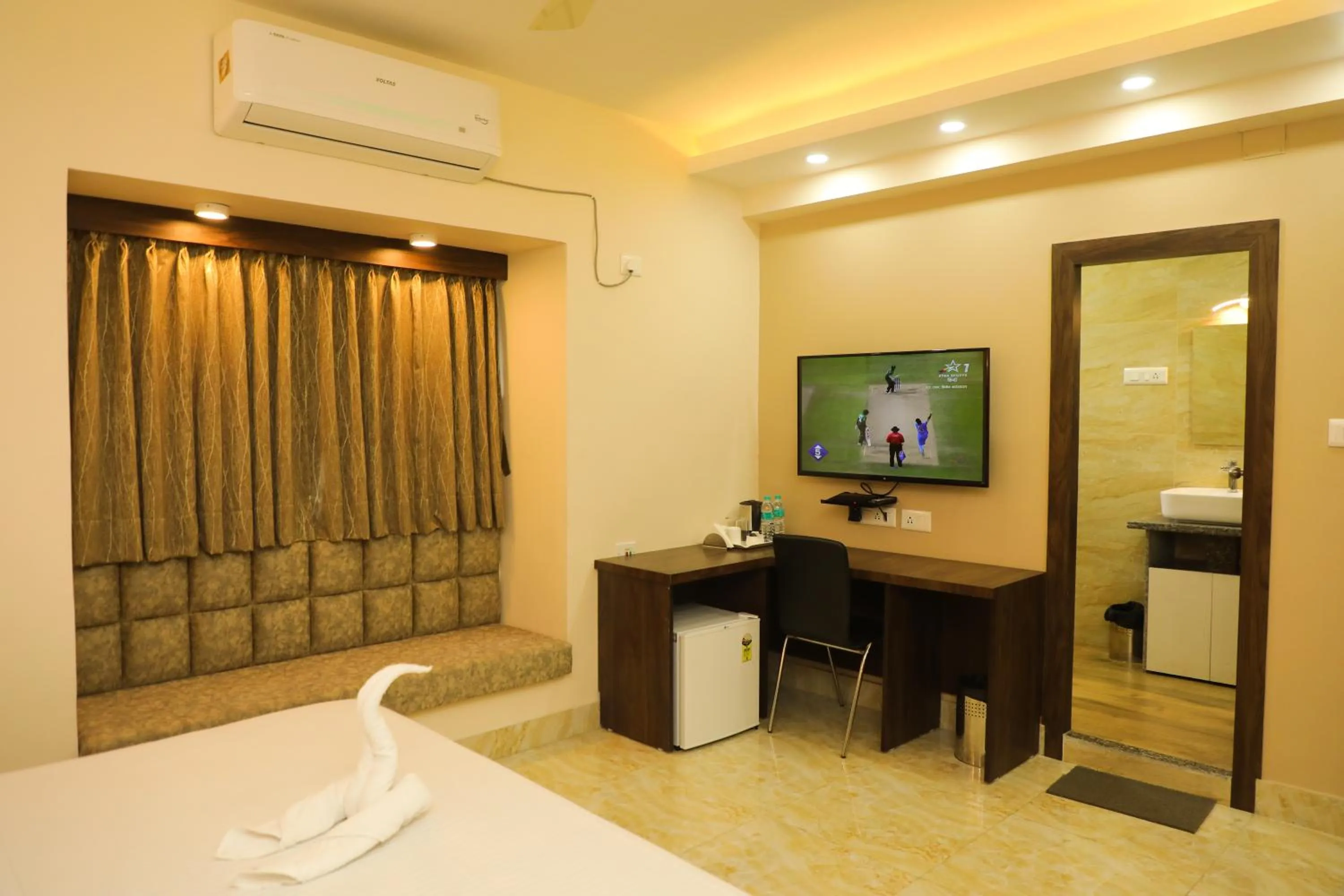 Bedroom, Bed in Hotel Bandhan Residency