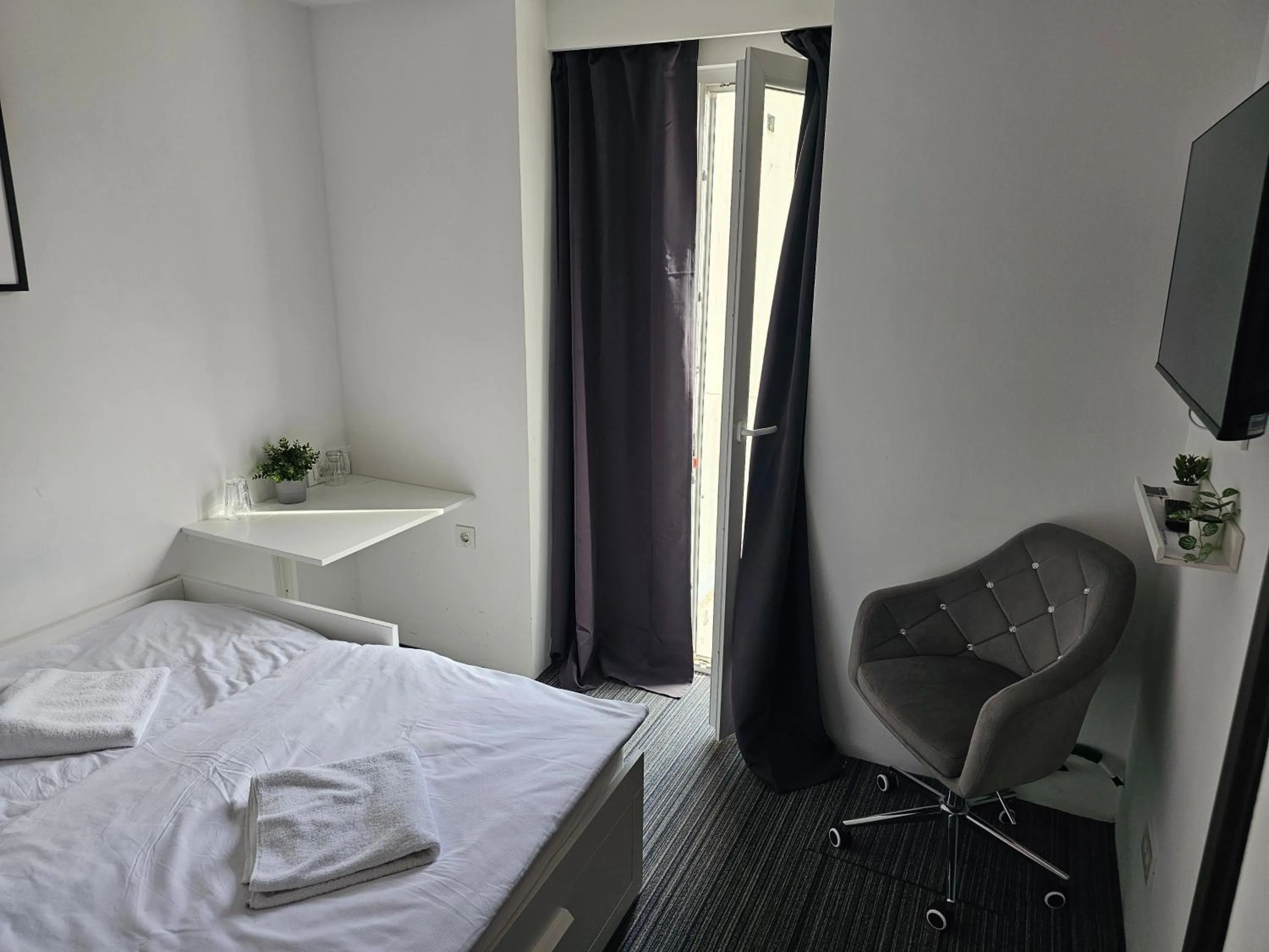 Bedroom, Bed in Tia Apartments and Rooms