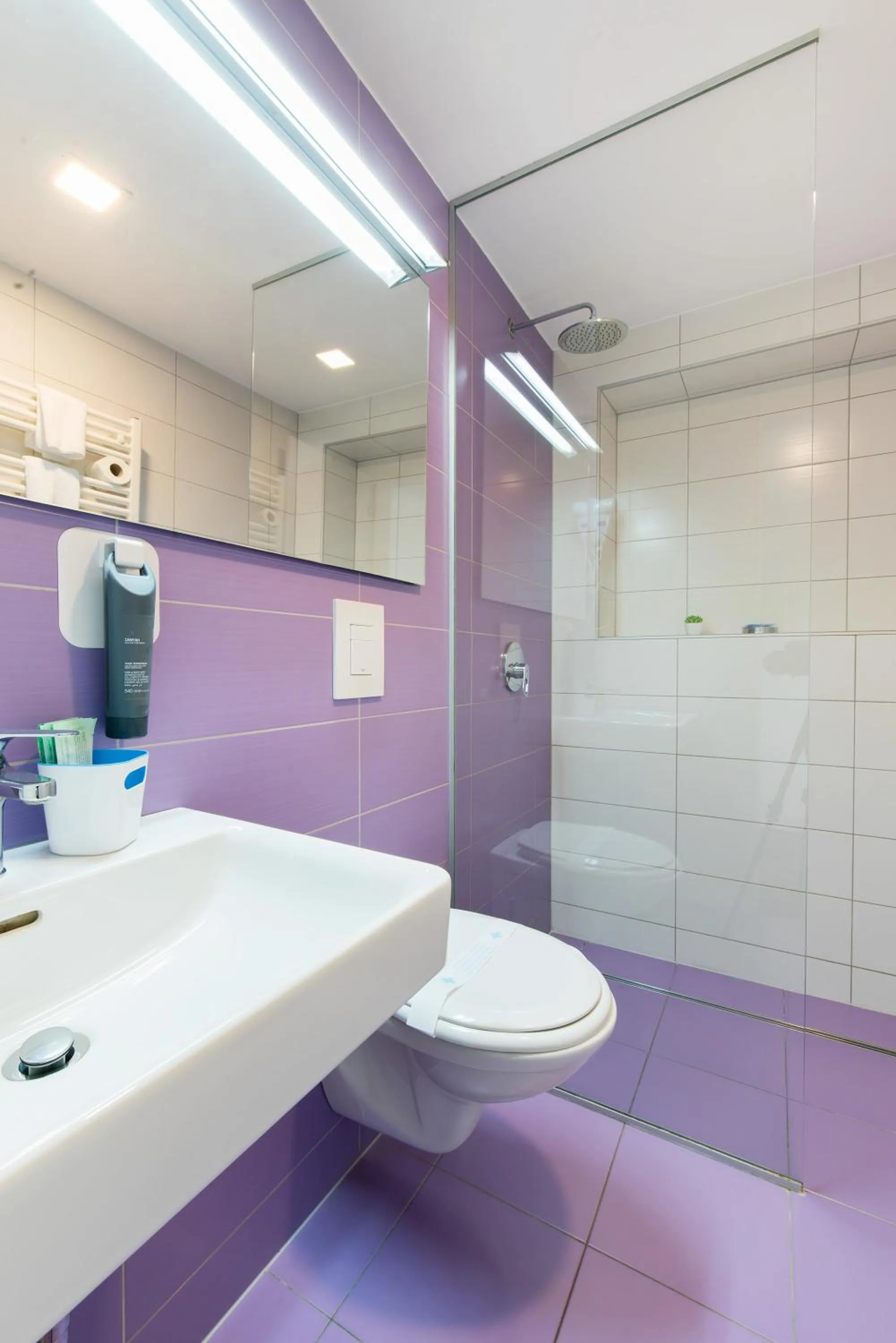 Bathroom in Tia Apartments and Rooms