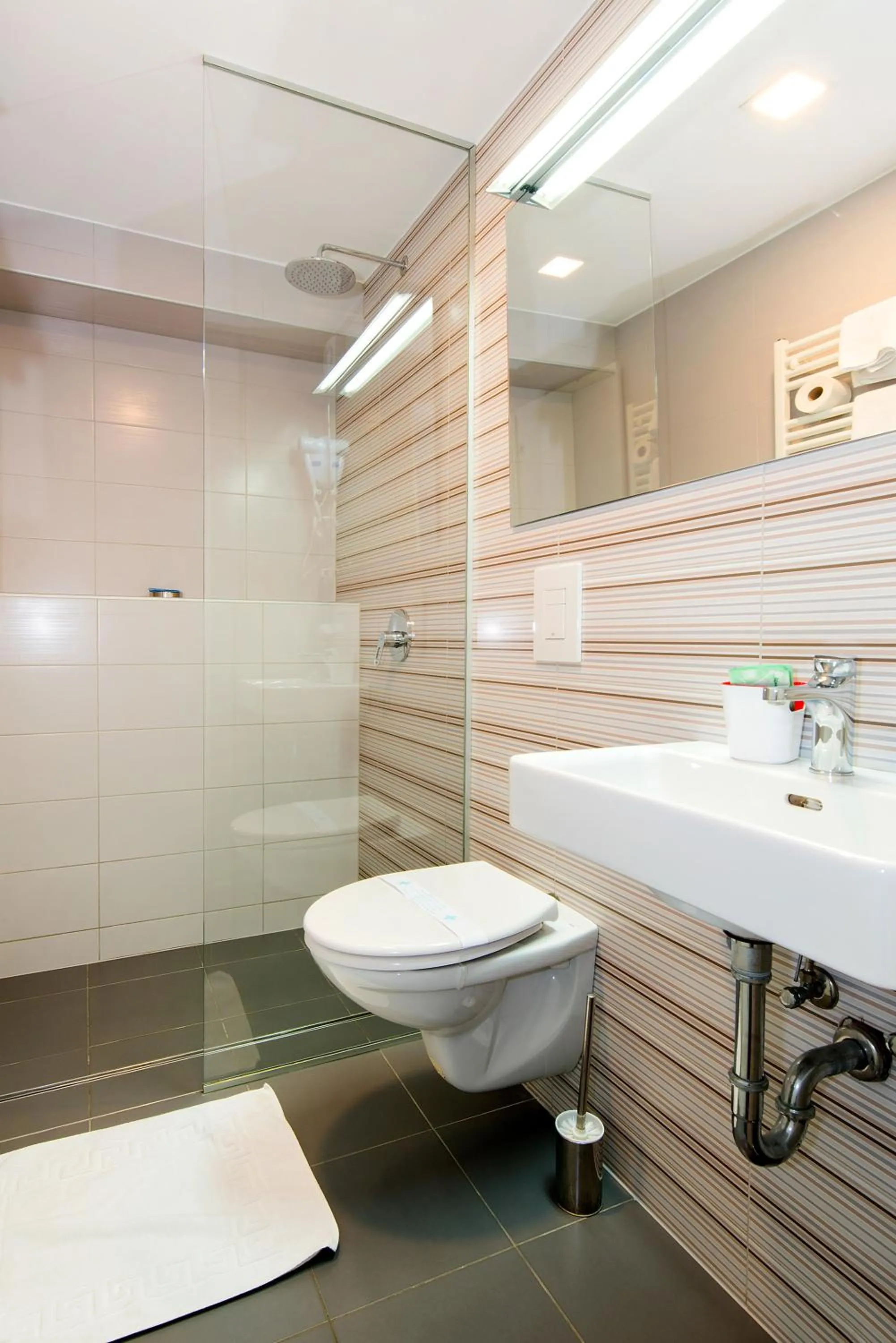 Bathroom in Tia Apartments and Rooms