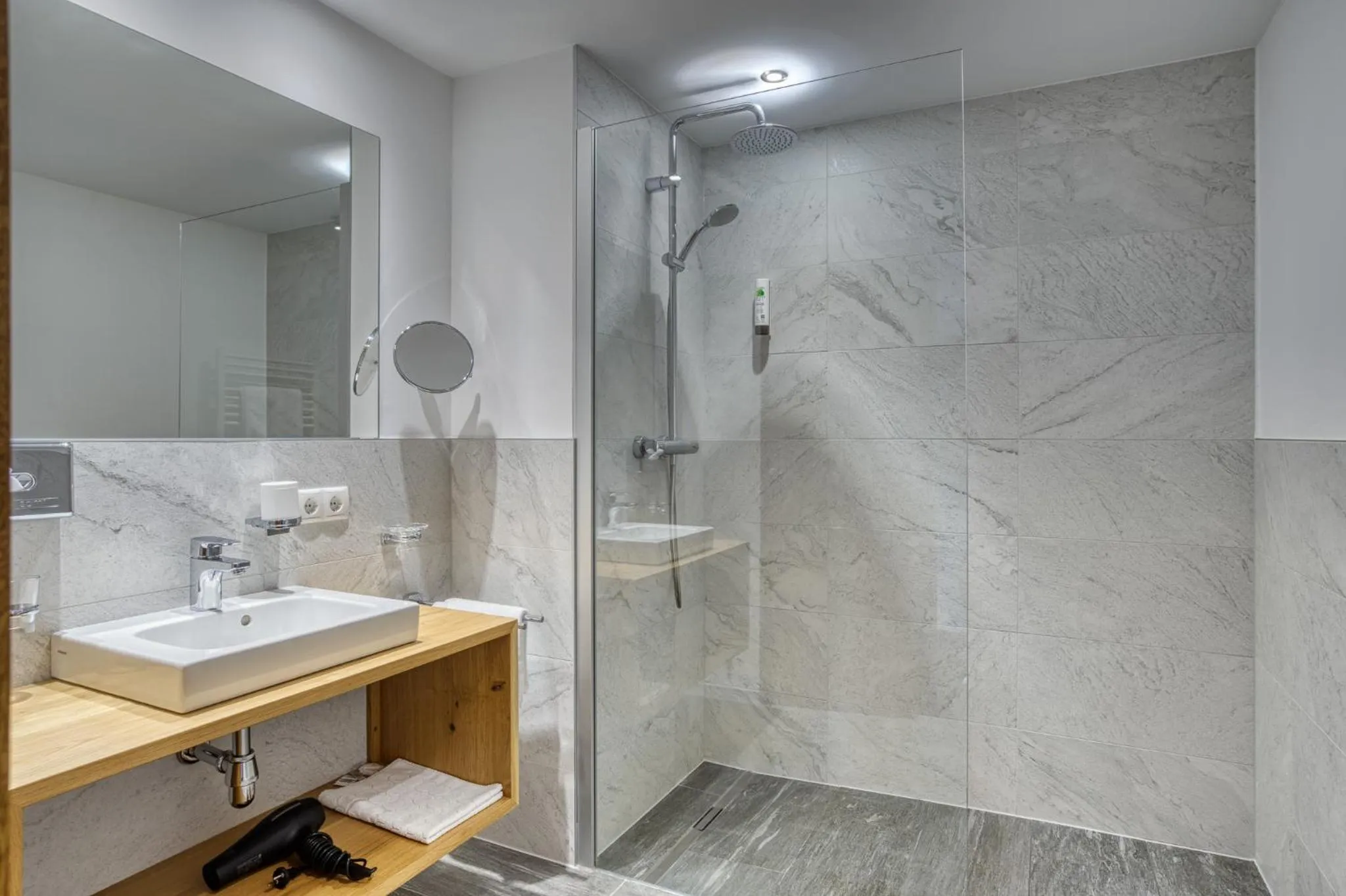 Shower in Hotel Erika