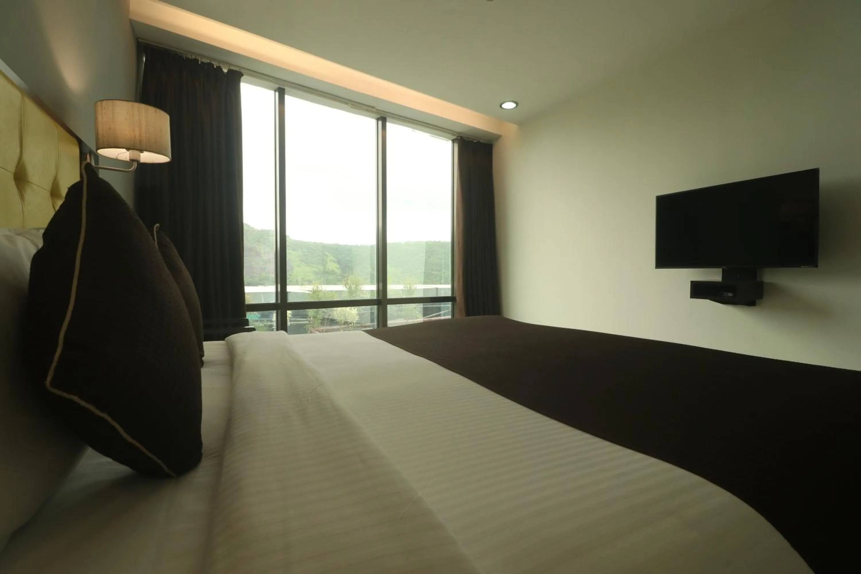 Hotel Mumbai House Airoli, Navi Mumbai