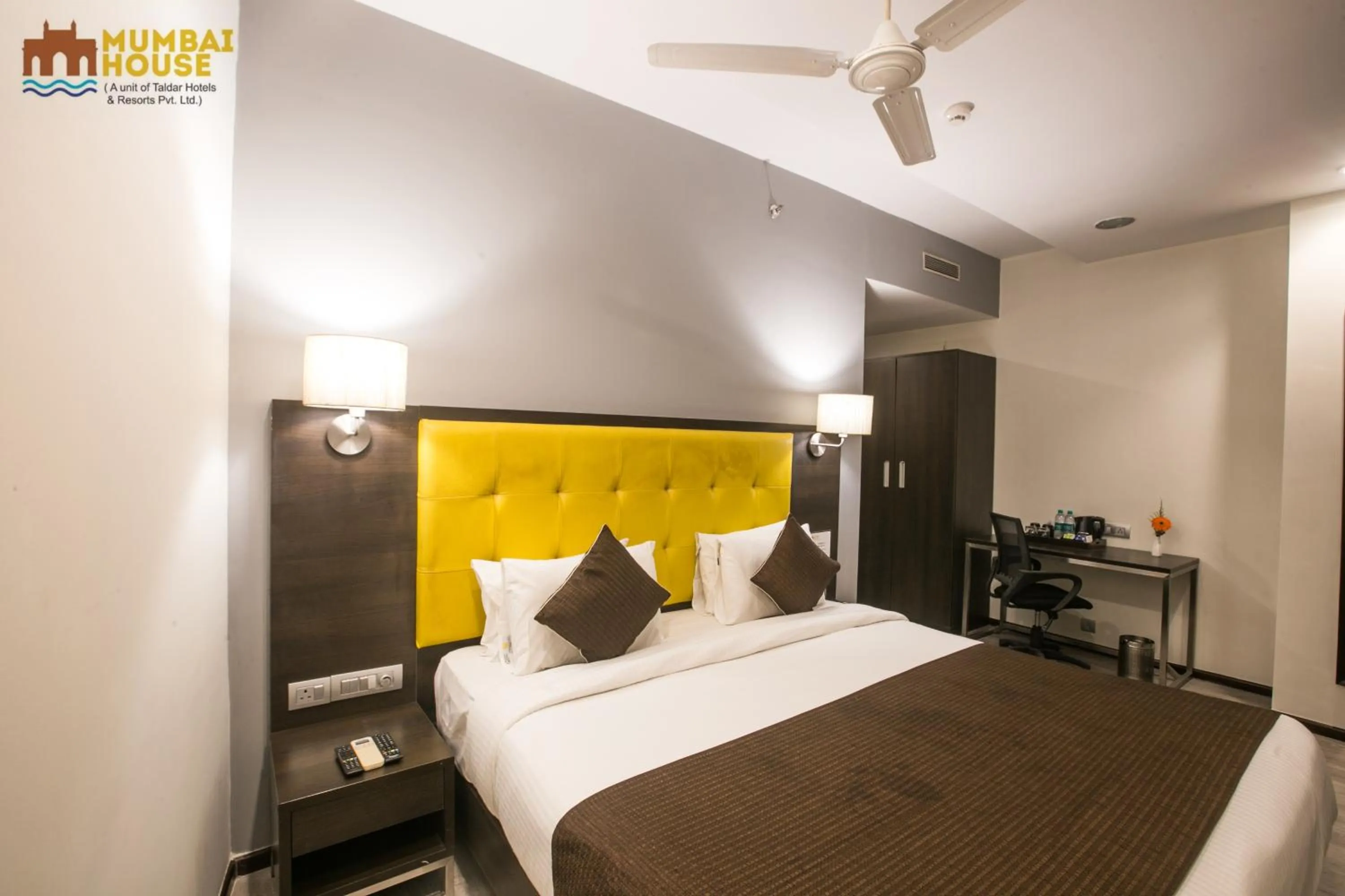 Photo of the whole room in Hotel Mumbai House Airoli, Navi Mumbai