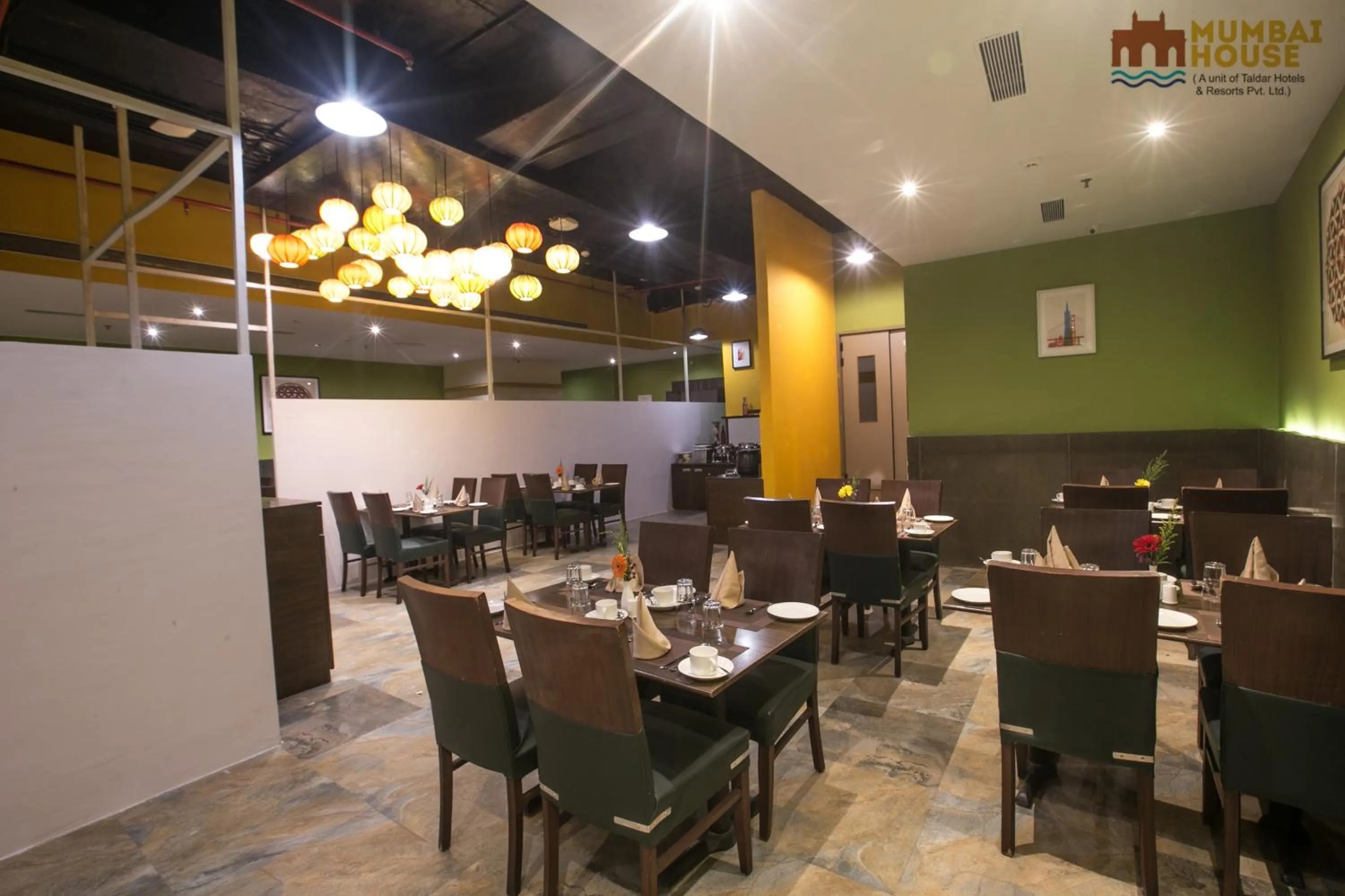 Restaurant/places to eat in Hotel Mumbai House Airoli, Navi Mumbai