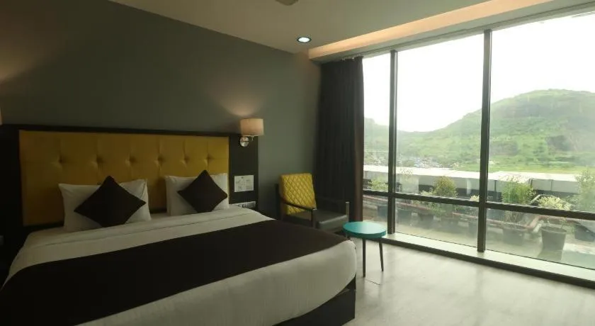 Hotel Mumbai House Airoli, Navi Mumbai