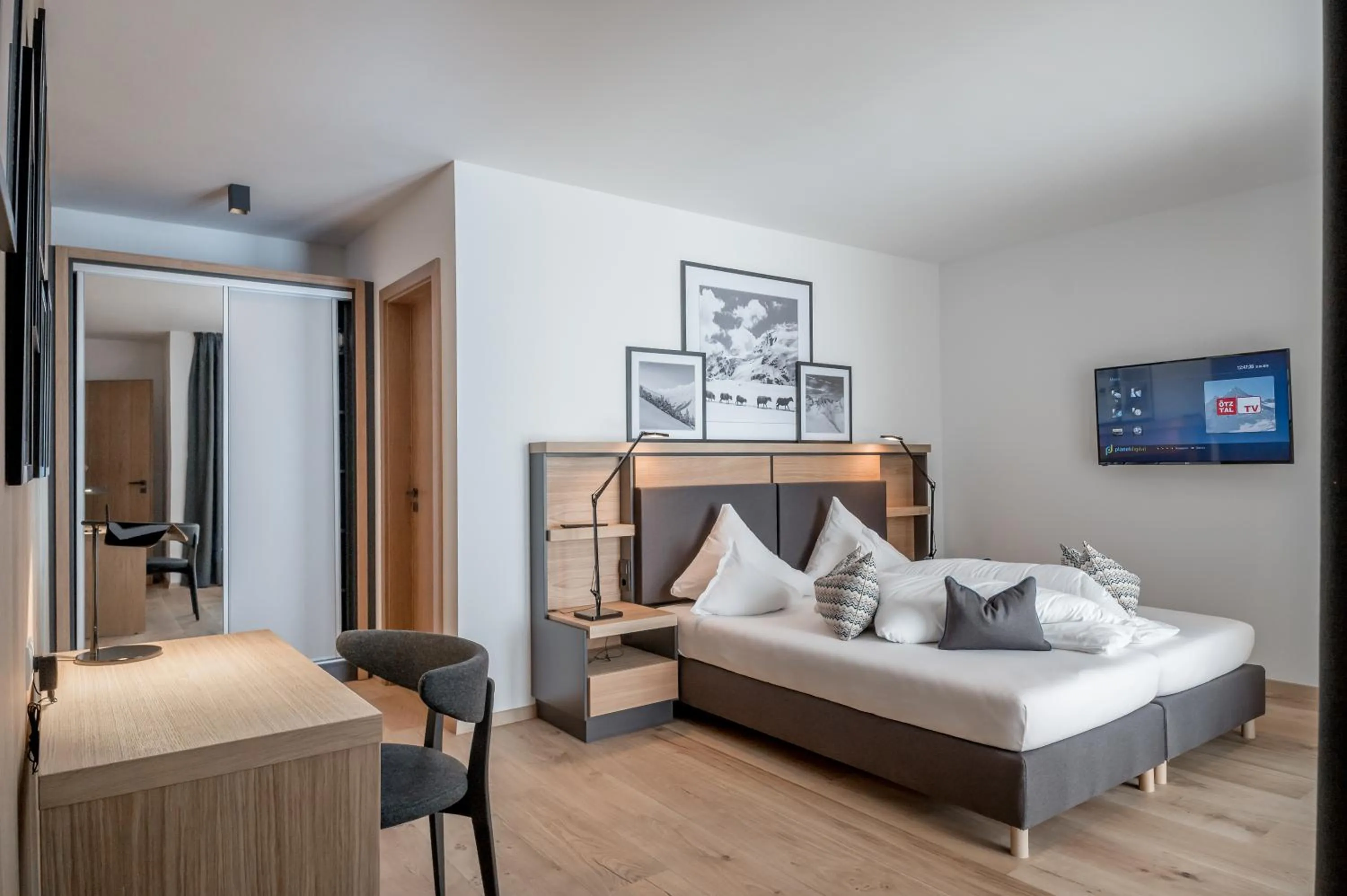 Photo of the whole room, Bed in Chalet Obergurgl Luxury Apartments