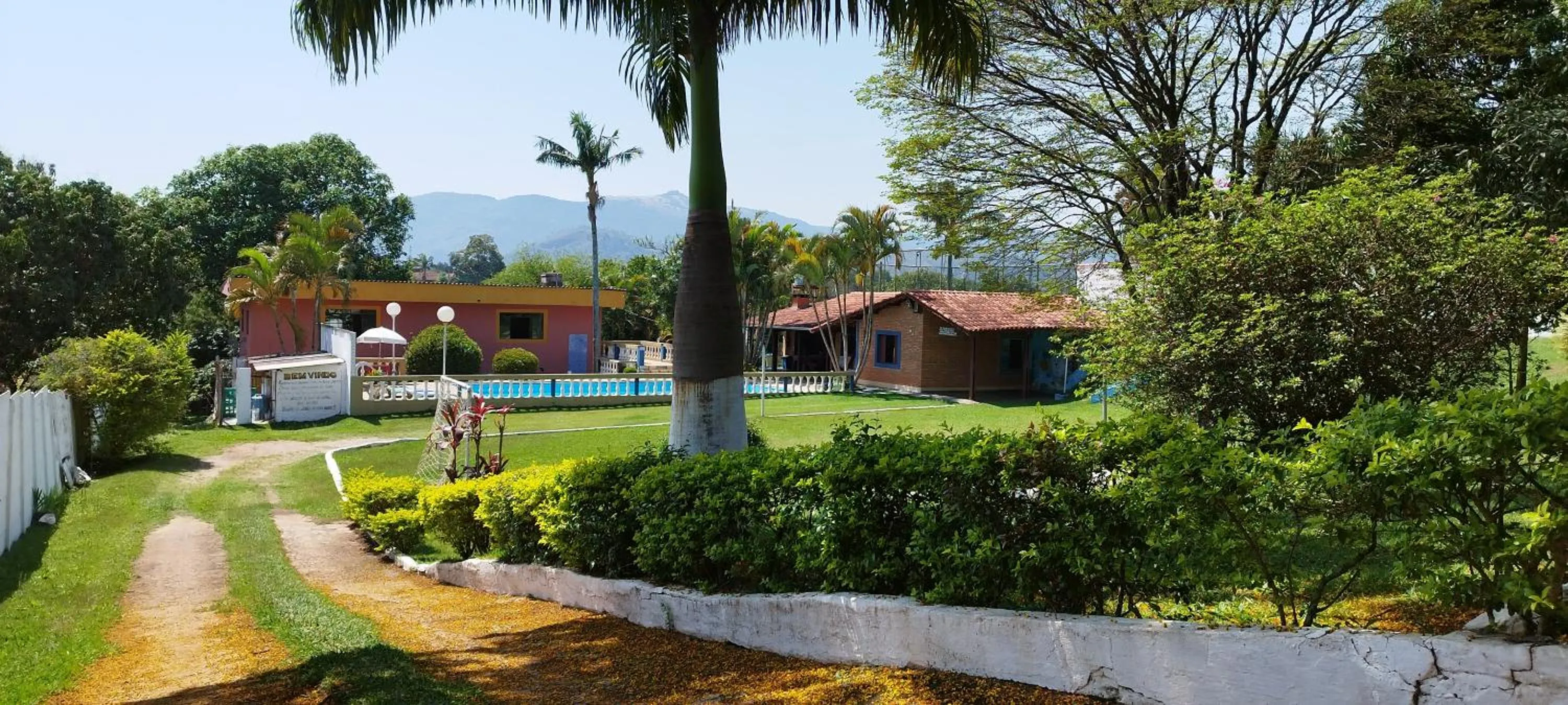 Facade/entrance in Chácara Sorriso 1 em Atibaia