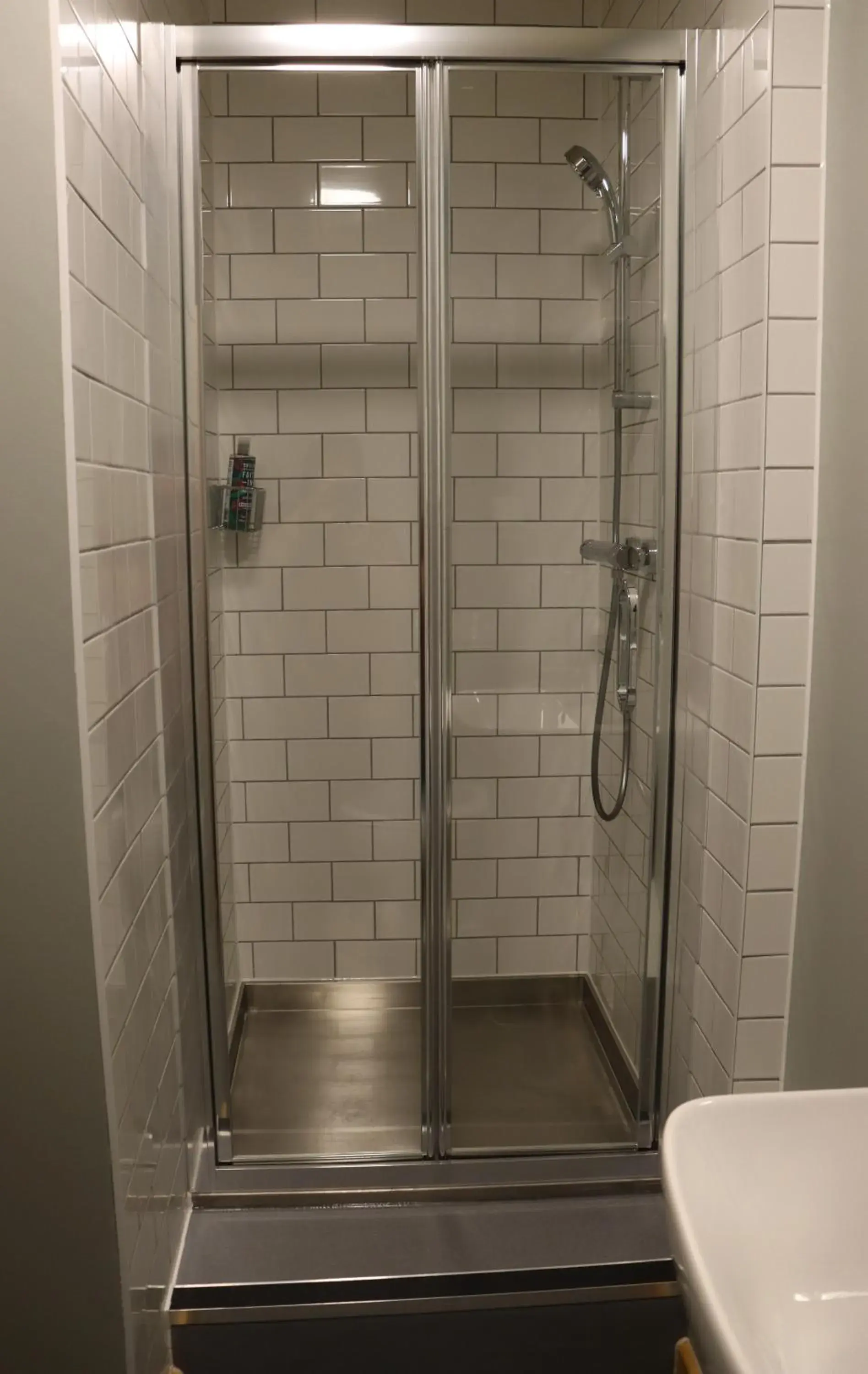 Single Room with Private Bathroom - single occupancy in South Downs Eco Lodge & Camping Single Room with Private Bathroom - single occupancy in South Downs Eco Lodge & Camping