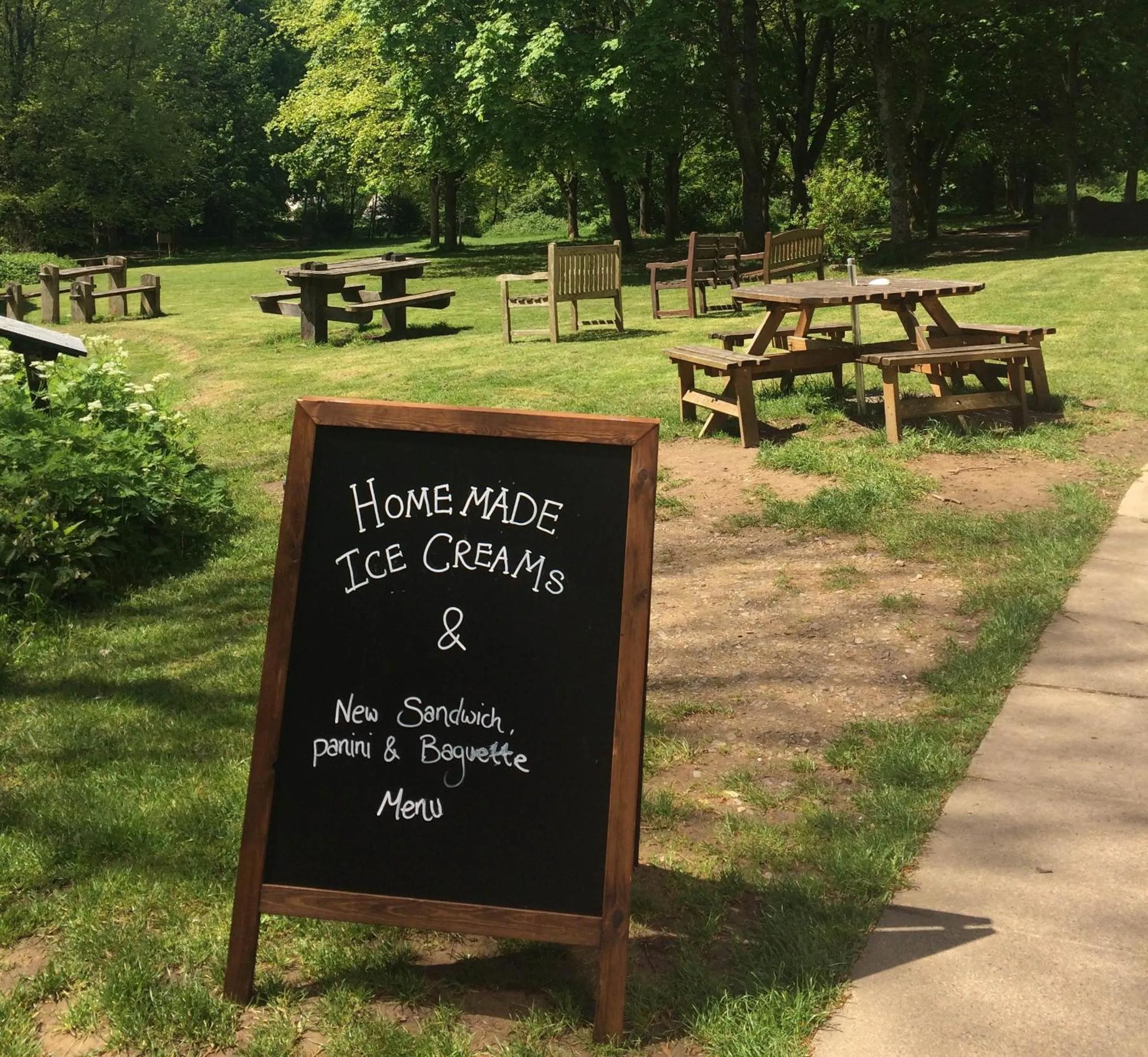 Restaurant/places to eat in South Downs Eco Lodge & Camping