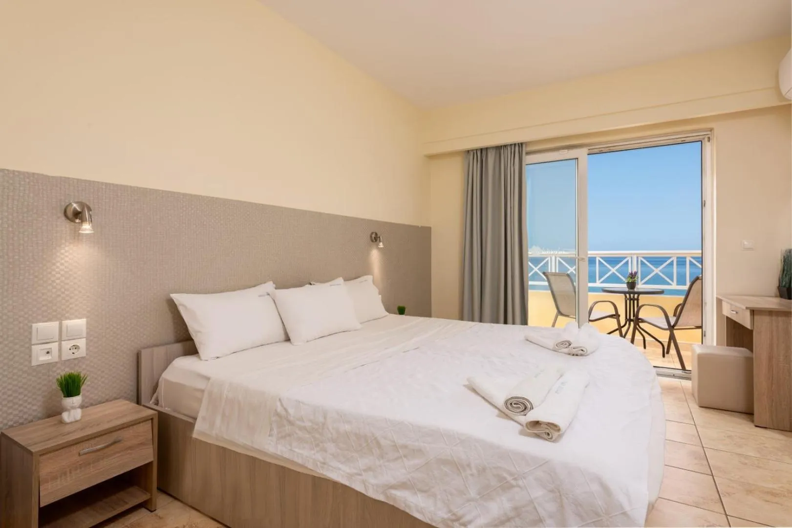 Bedroom, Bed in Nefeli Beach - living by the sea