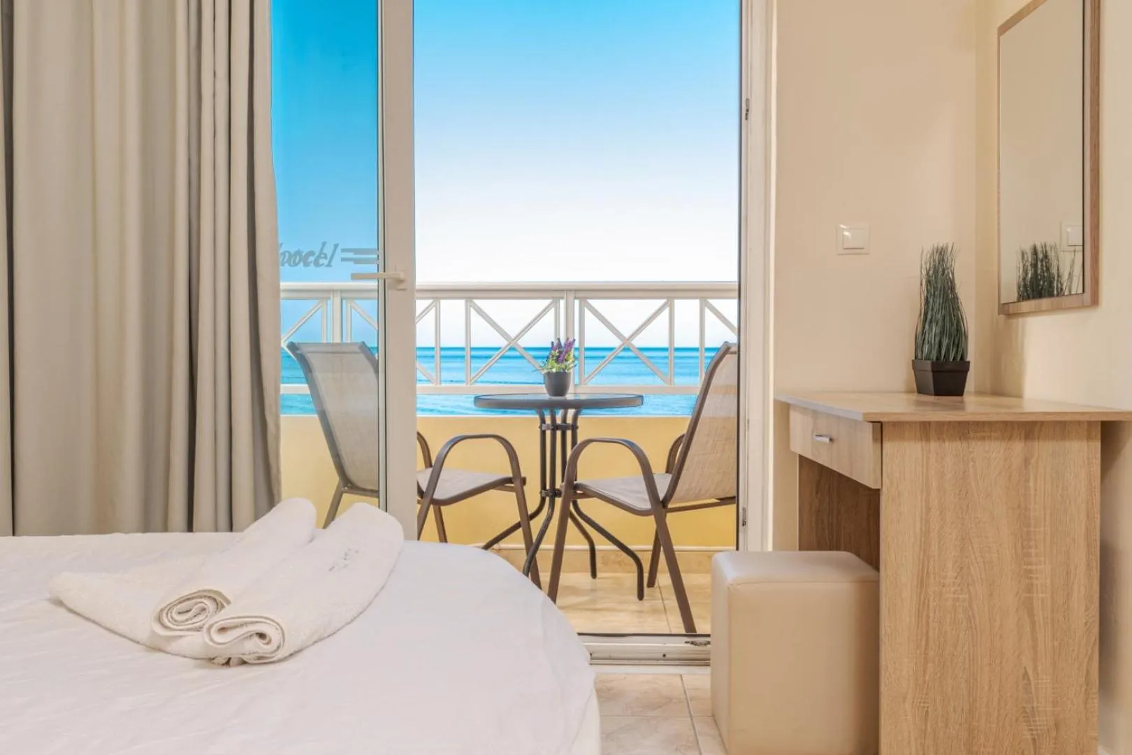 Bedroom, Bed in Nefeli Beach - living by the sea