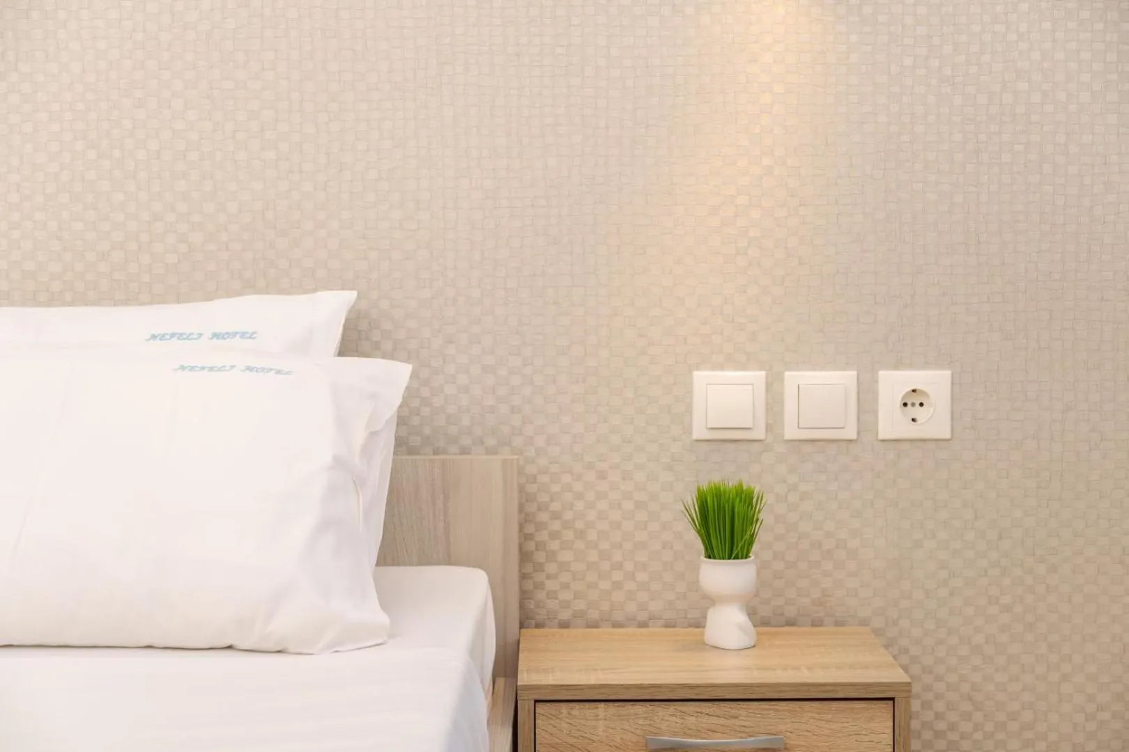 Bed in Nefeli Beach - living by the sea