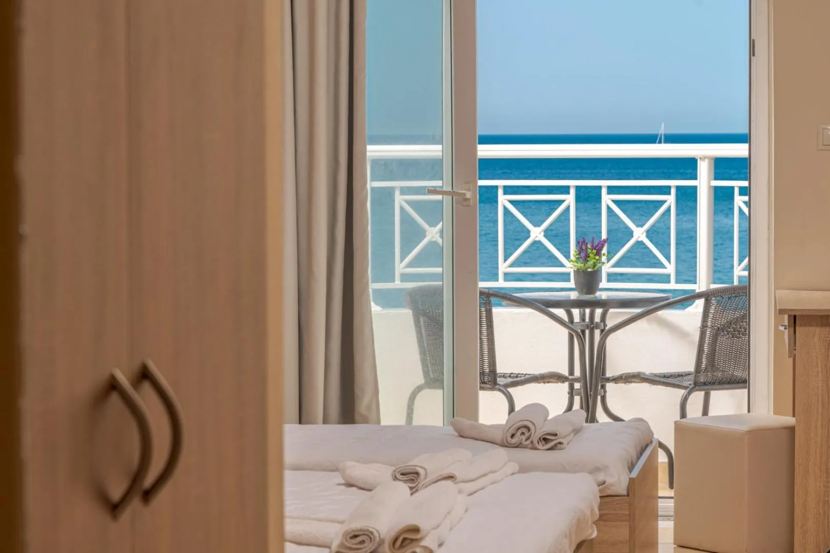 Bedroom in Nefeli Beach - living by the sea