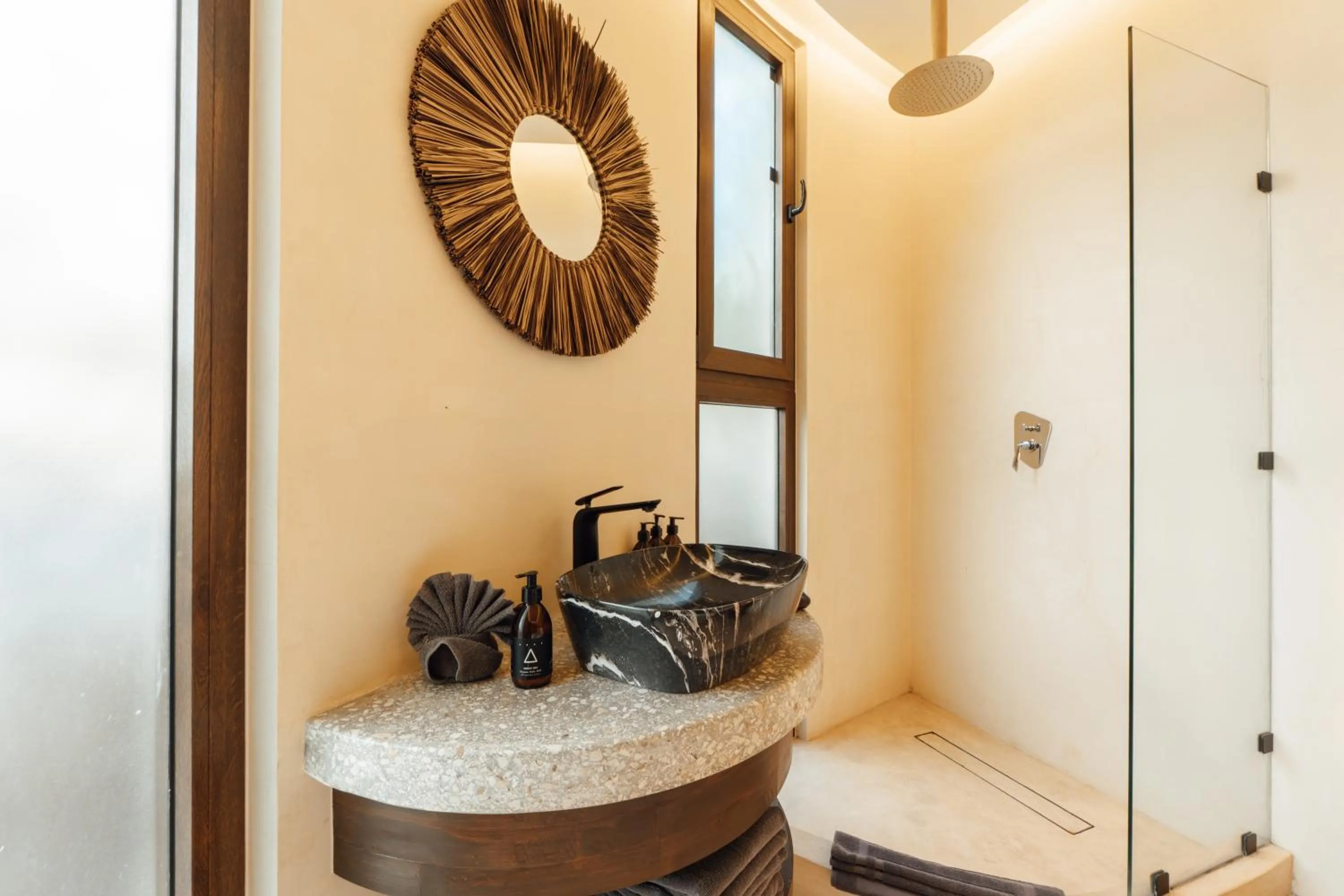 Shower in Kan Tulum Hotel