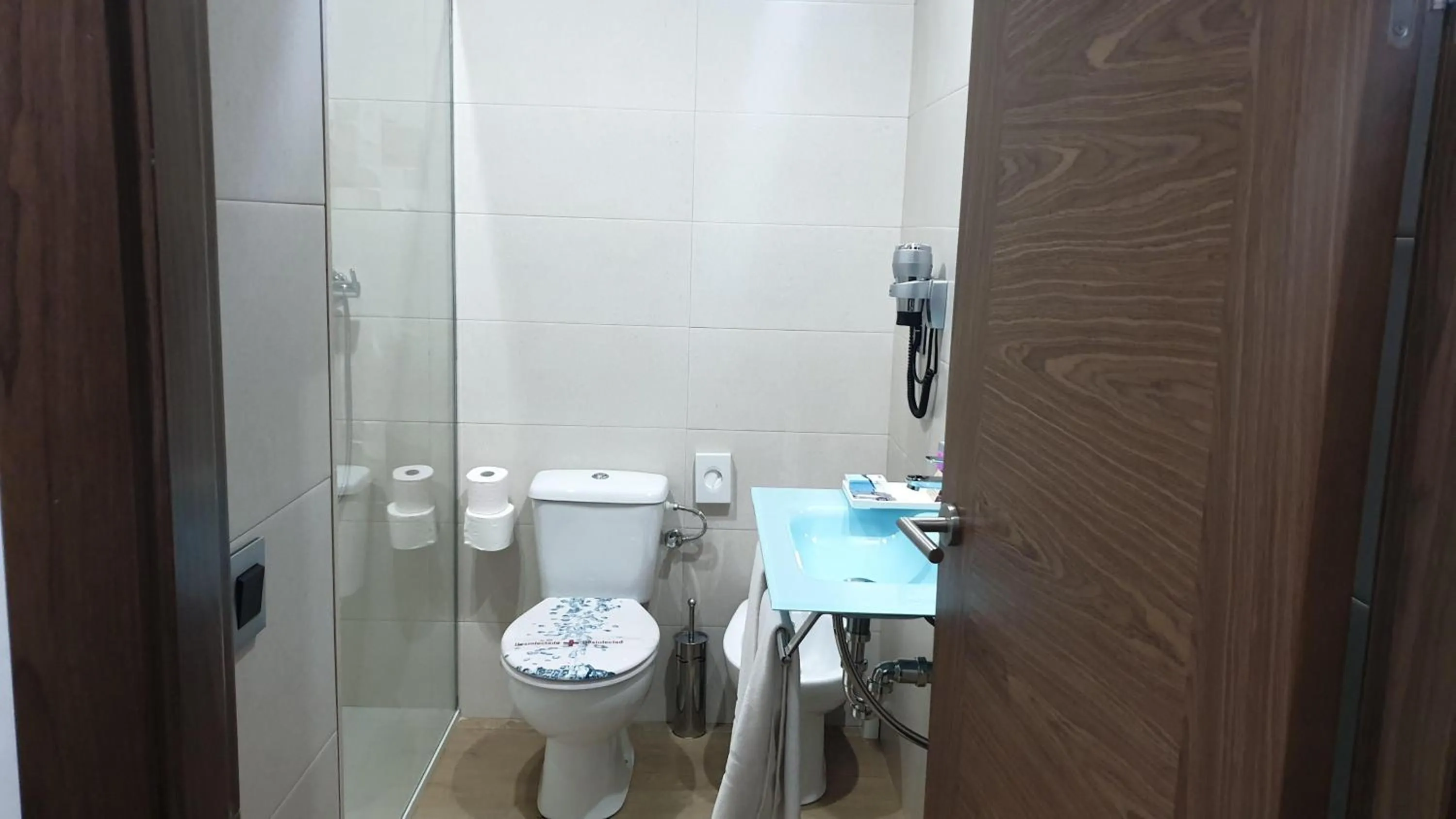 Bathroom in HOTEL DON RAMIRO