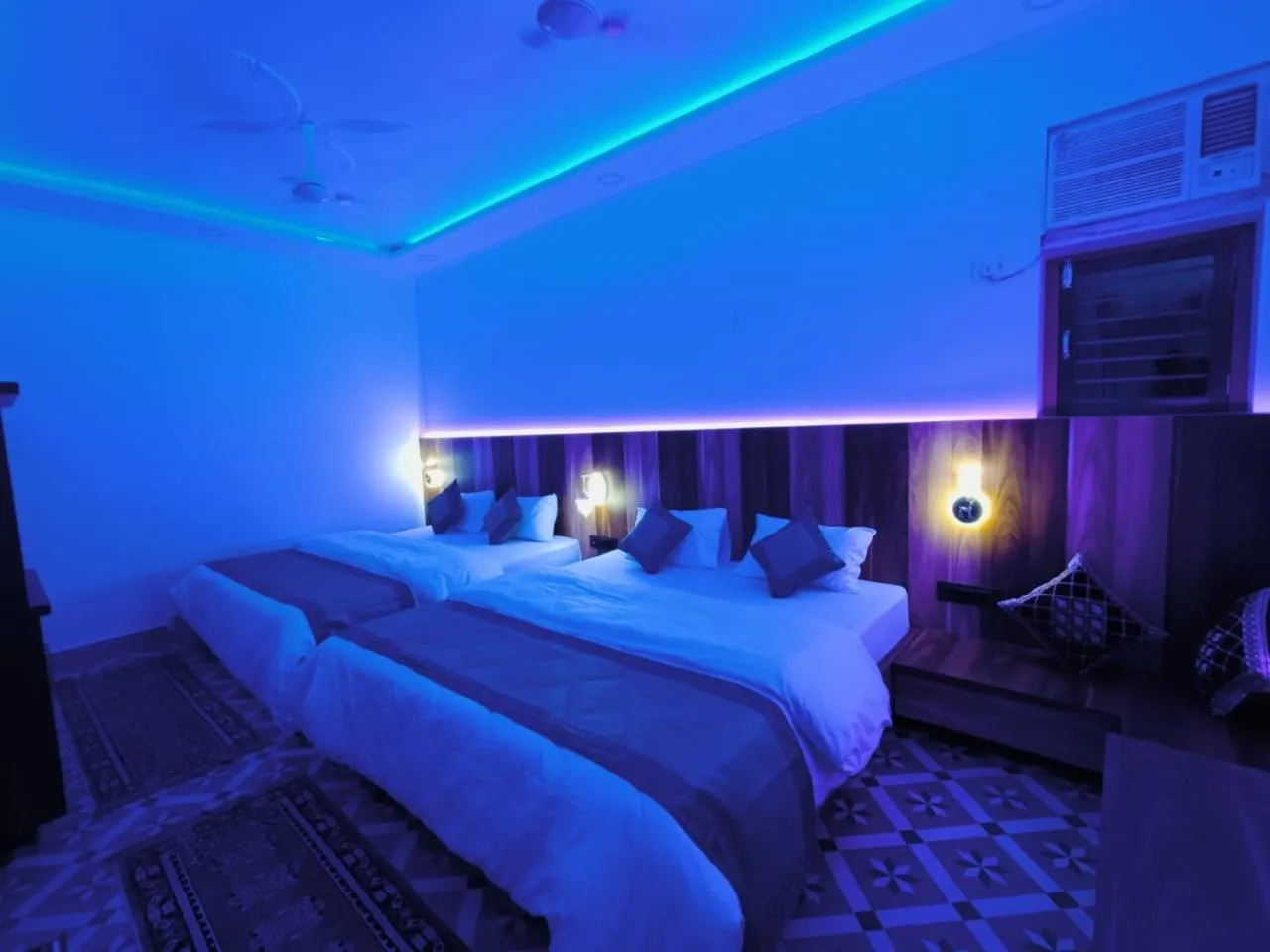 Bed in Gypsy Diaries Varanasi