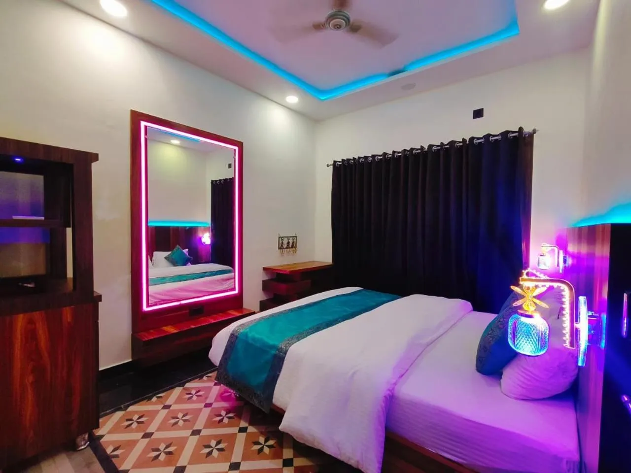 Bed in Gypsy Diaries Varanasi