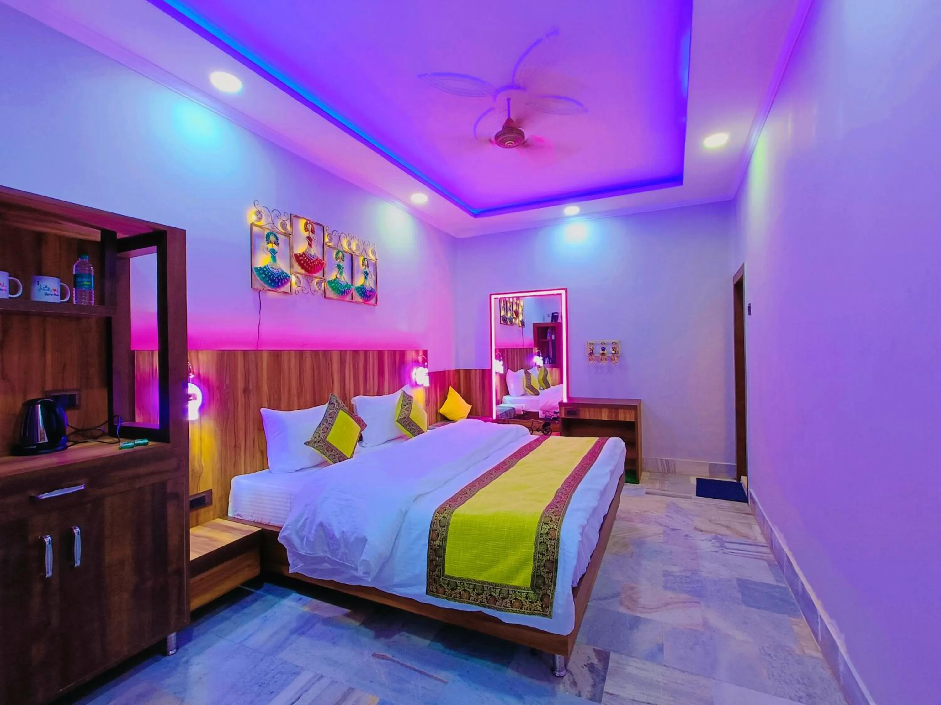 Bed in Gypsy Diaries Varanasi