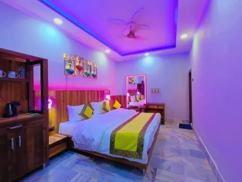 Bed in Gypsy Diaries Varanasi