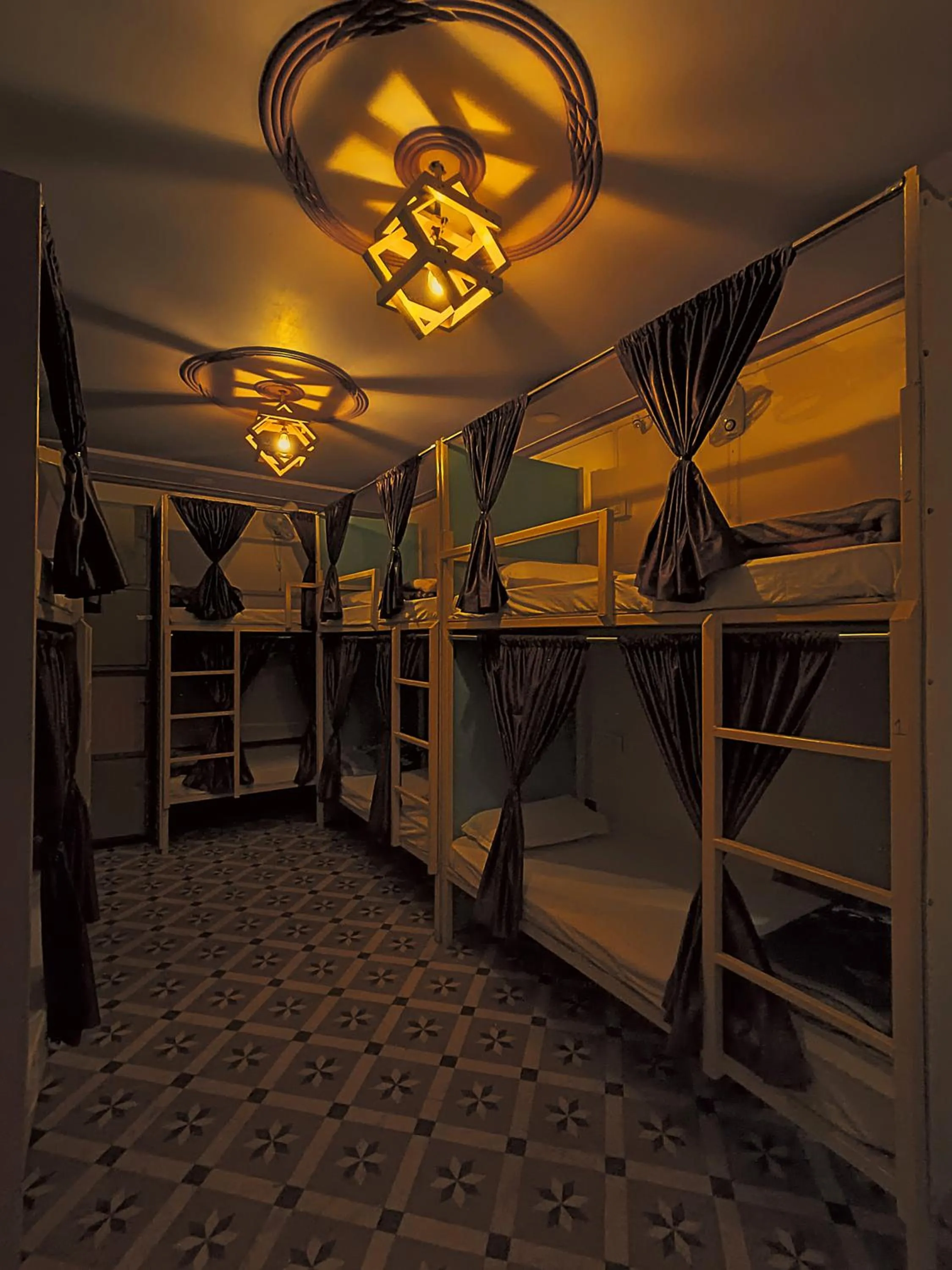 Bed in Gypsy Diaries Varanasi