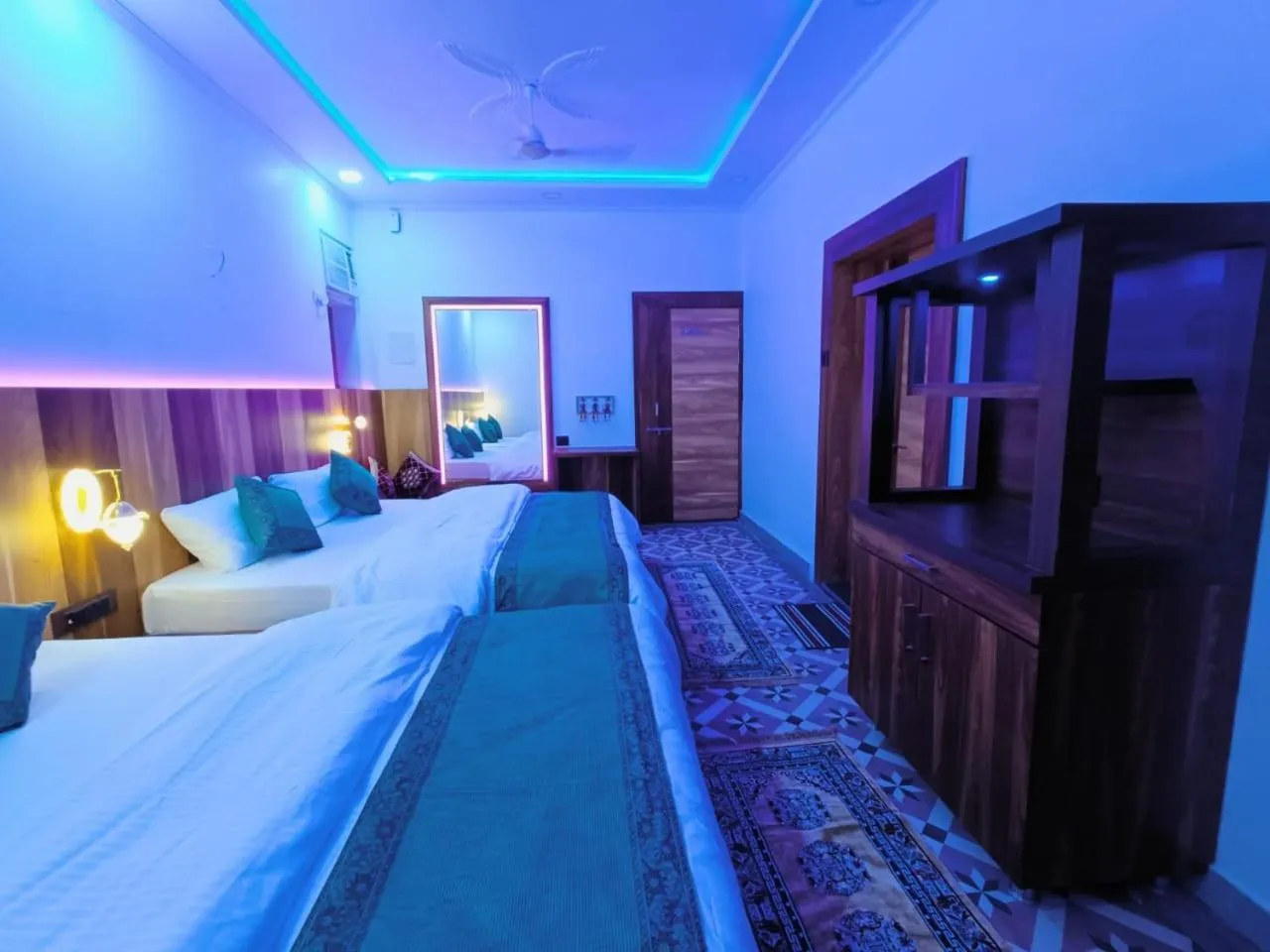 Bed in Gypsy Diaries Varanasi