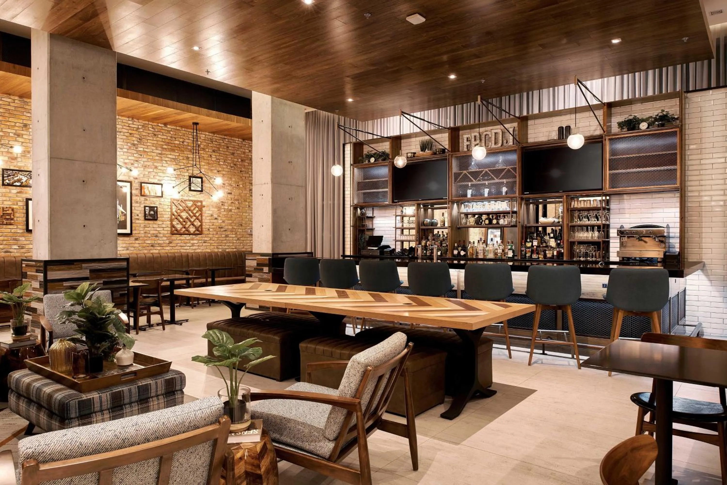 Lounge or bar in Four Points by Sheraton Ciudad Juarez