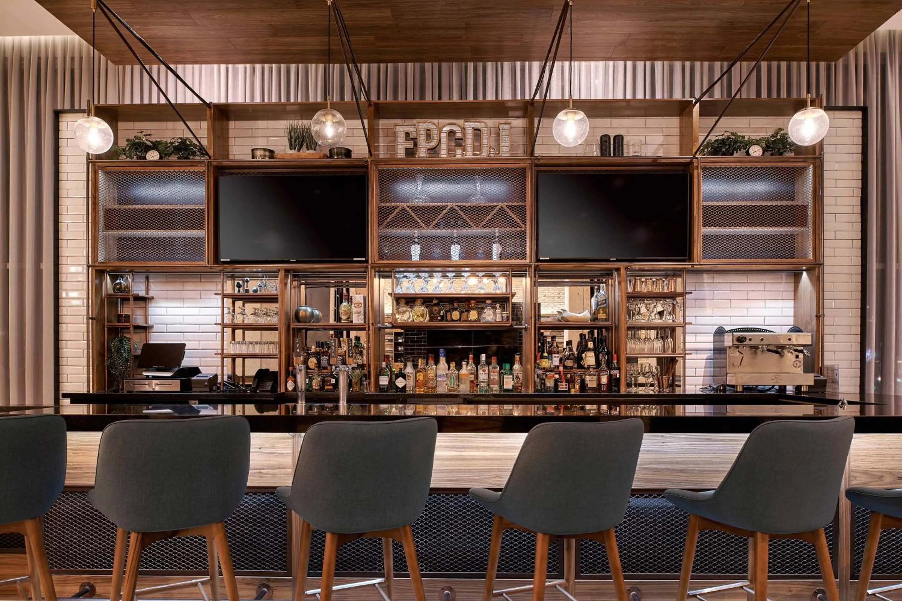 Lounge or bar in Four Points by Sheraton Ciudad Juarez