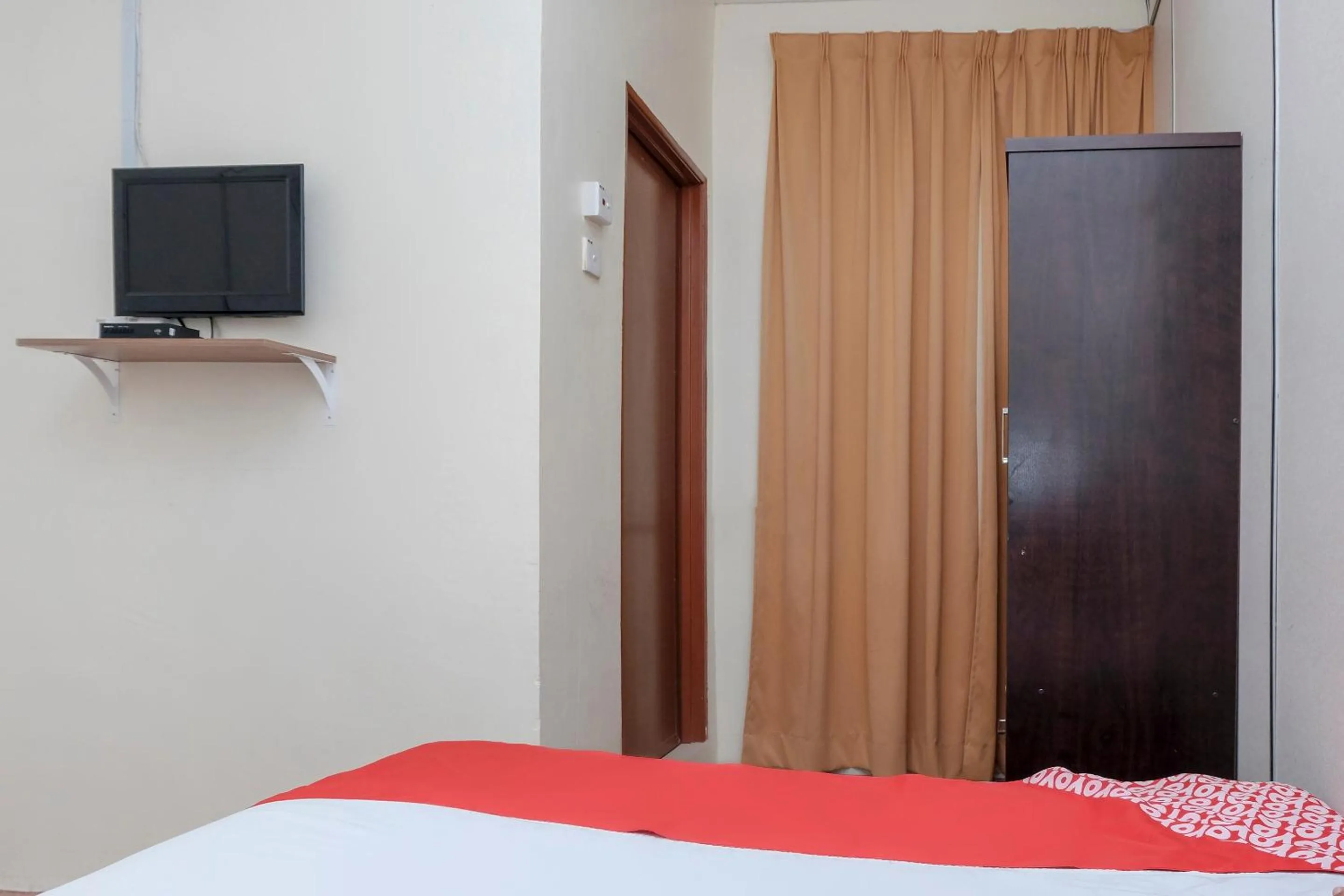 Bedroom, Bed in OYO 90180 Gemilang Hotel Kerteh