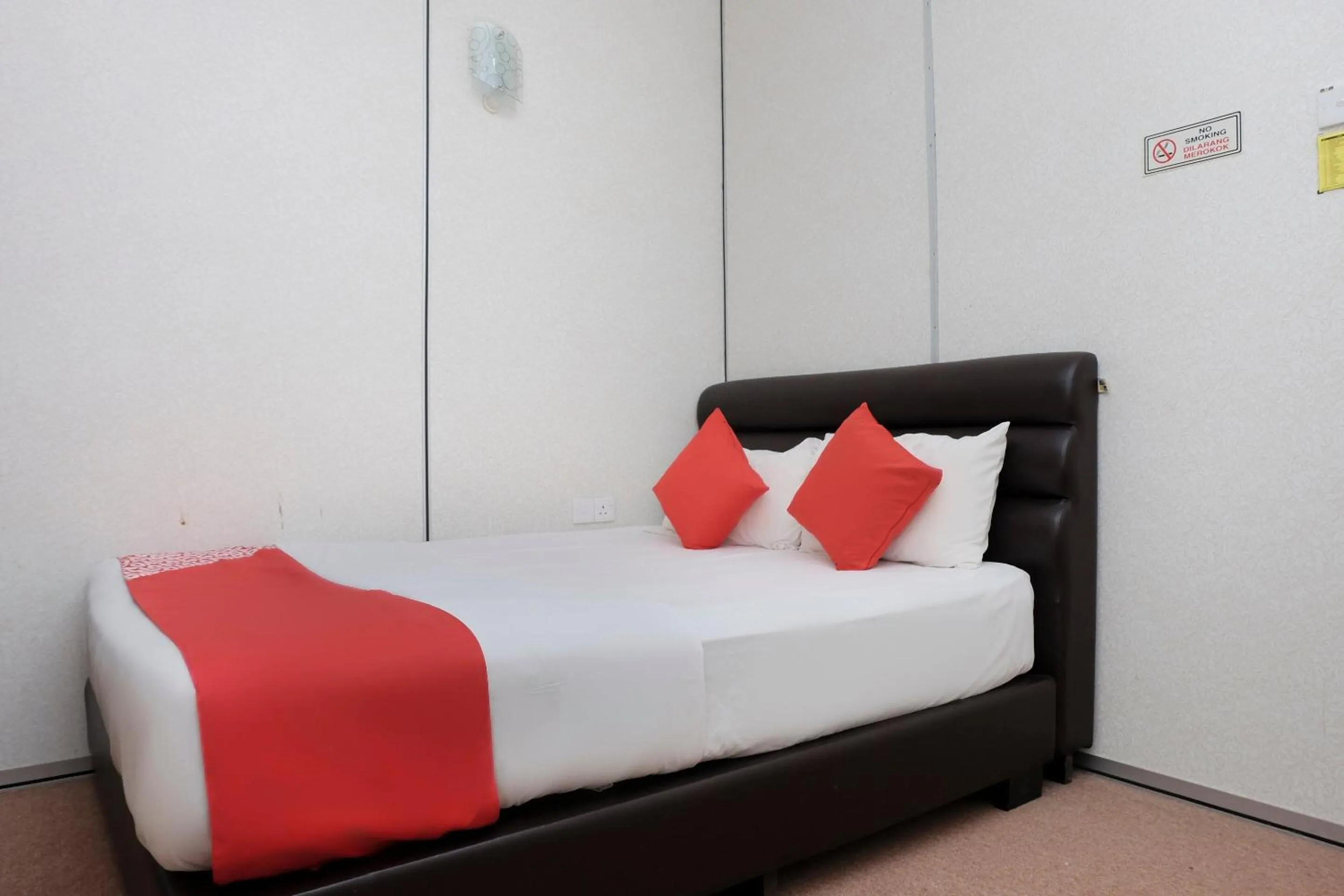 Bedroom, Bed in OYO 90180 Gemilang Hotel Kerteh