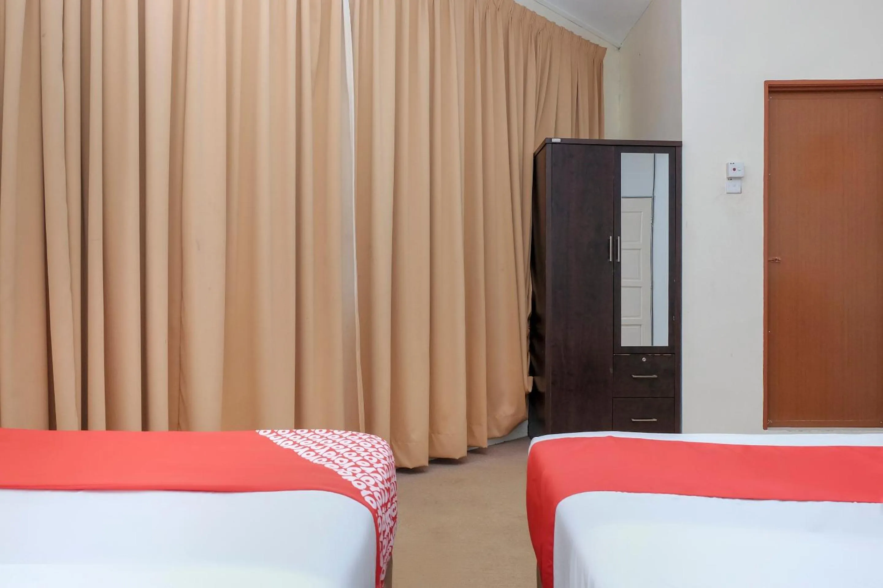 Bedroom, Bed in OYO 90180 Gemilang Hotel Kerteh