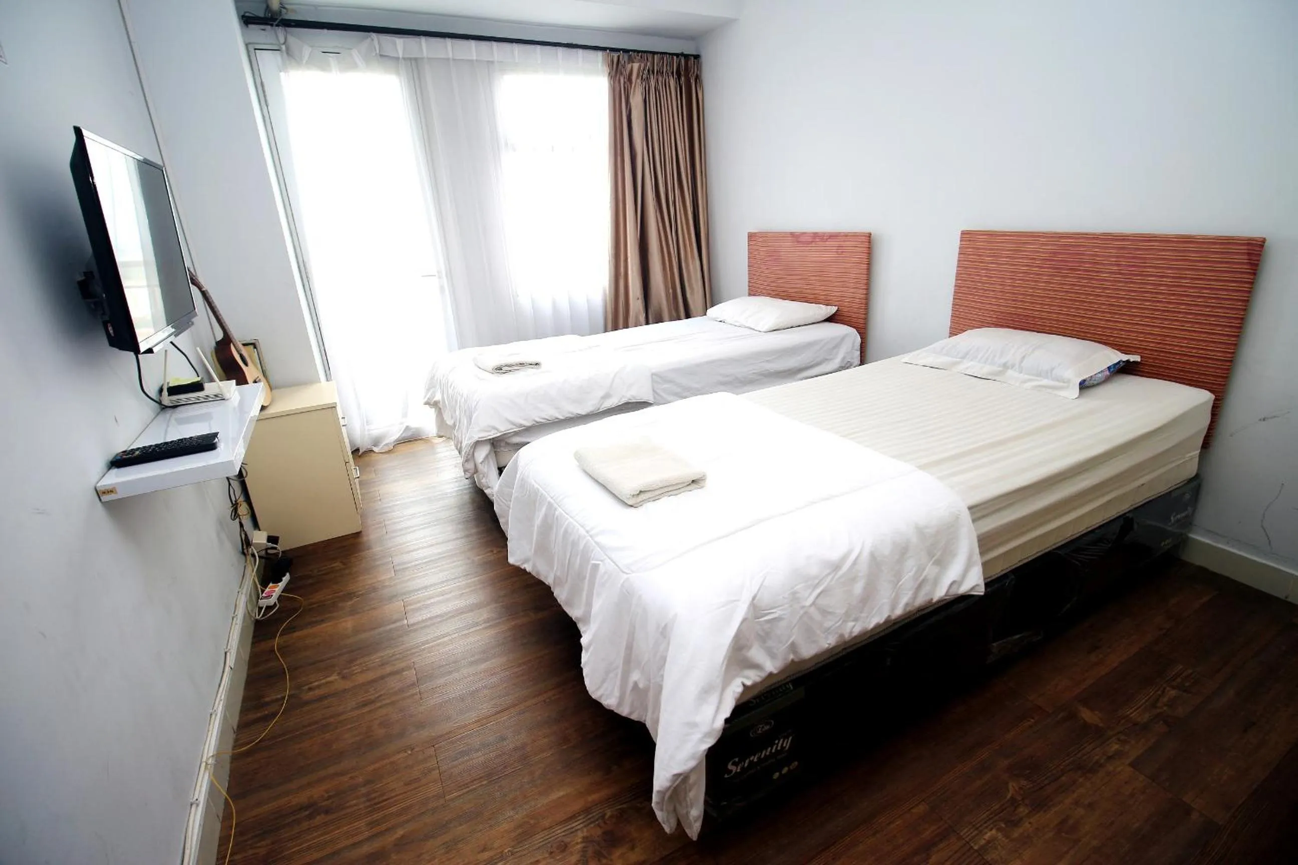 Bed in Easton Park Residence by Mustika